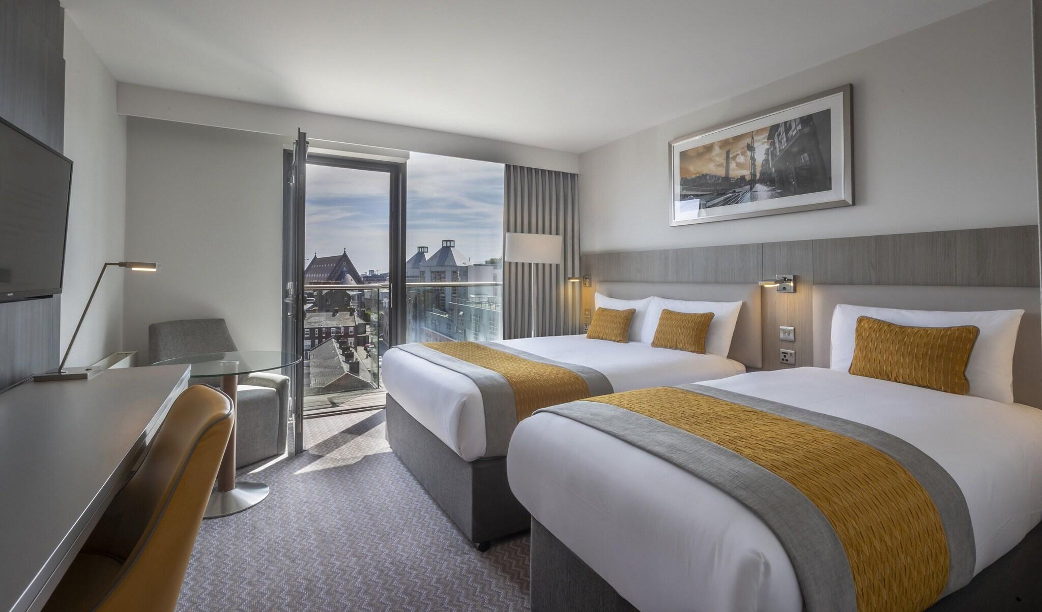 Triple Deluxe Queen Bed