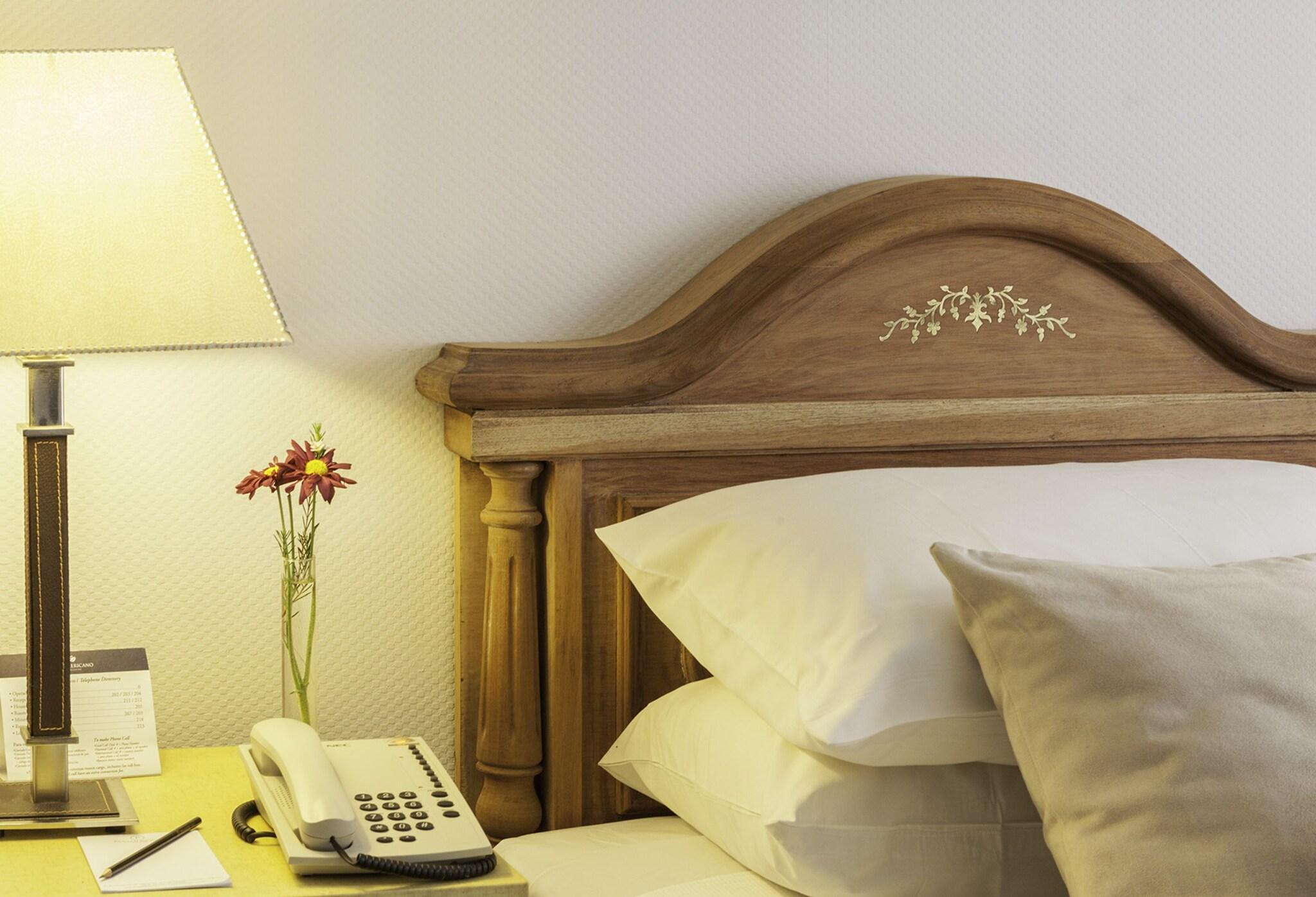 Double Classic Queen Bed
