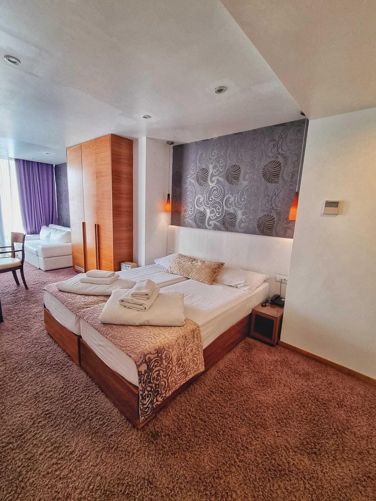 Quadruple Classic with Balcony