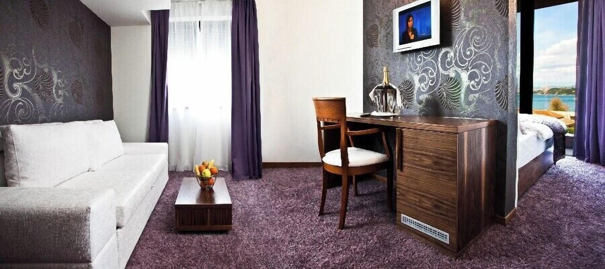 Quadruple Classic with Balcony