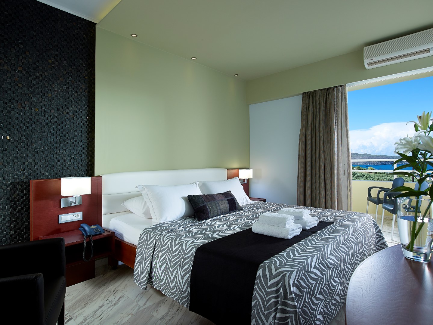 Double or Twin Superior Sea View