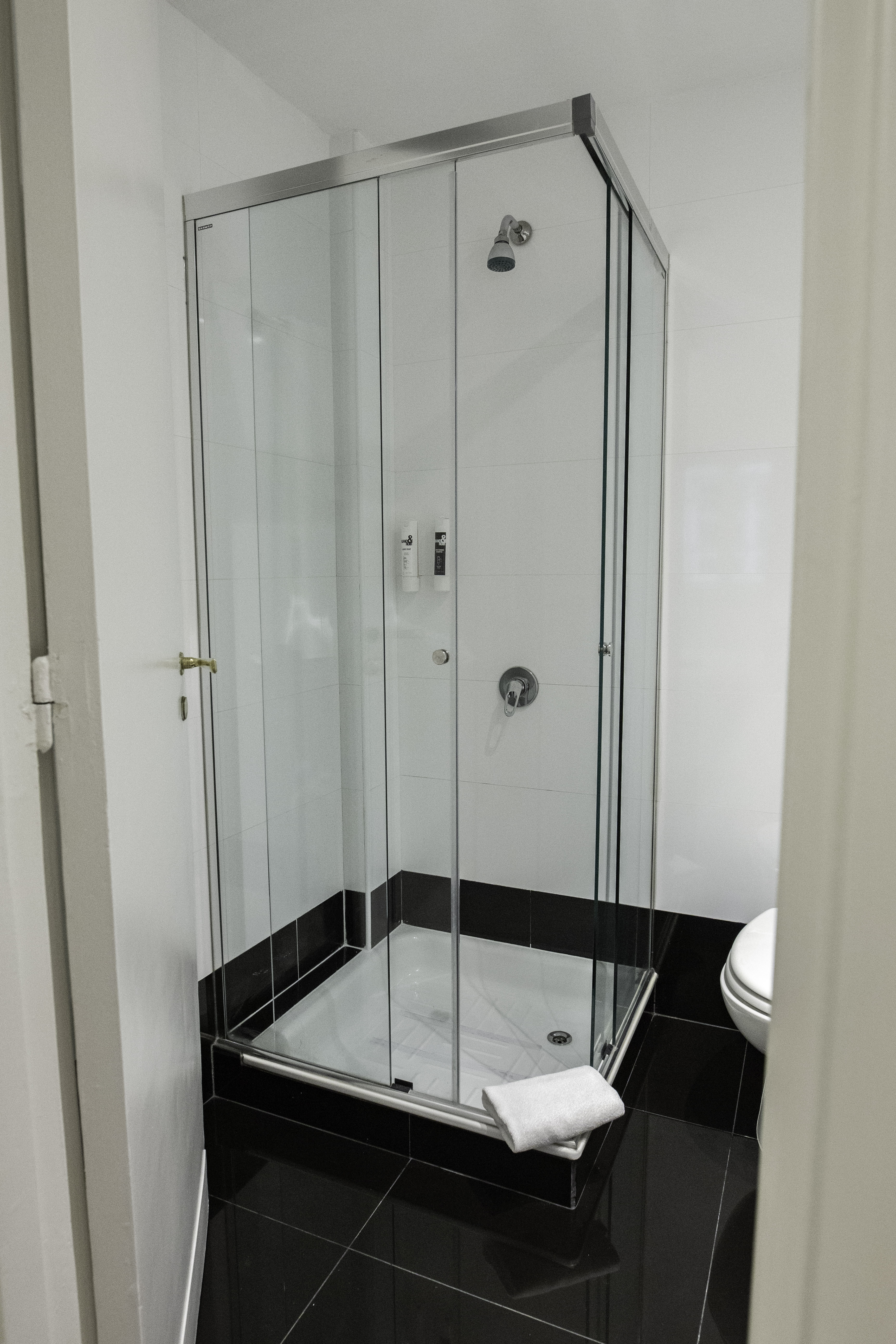 Studio Queen Size Bed