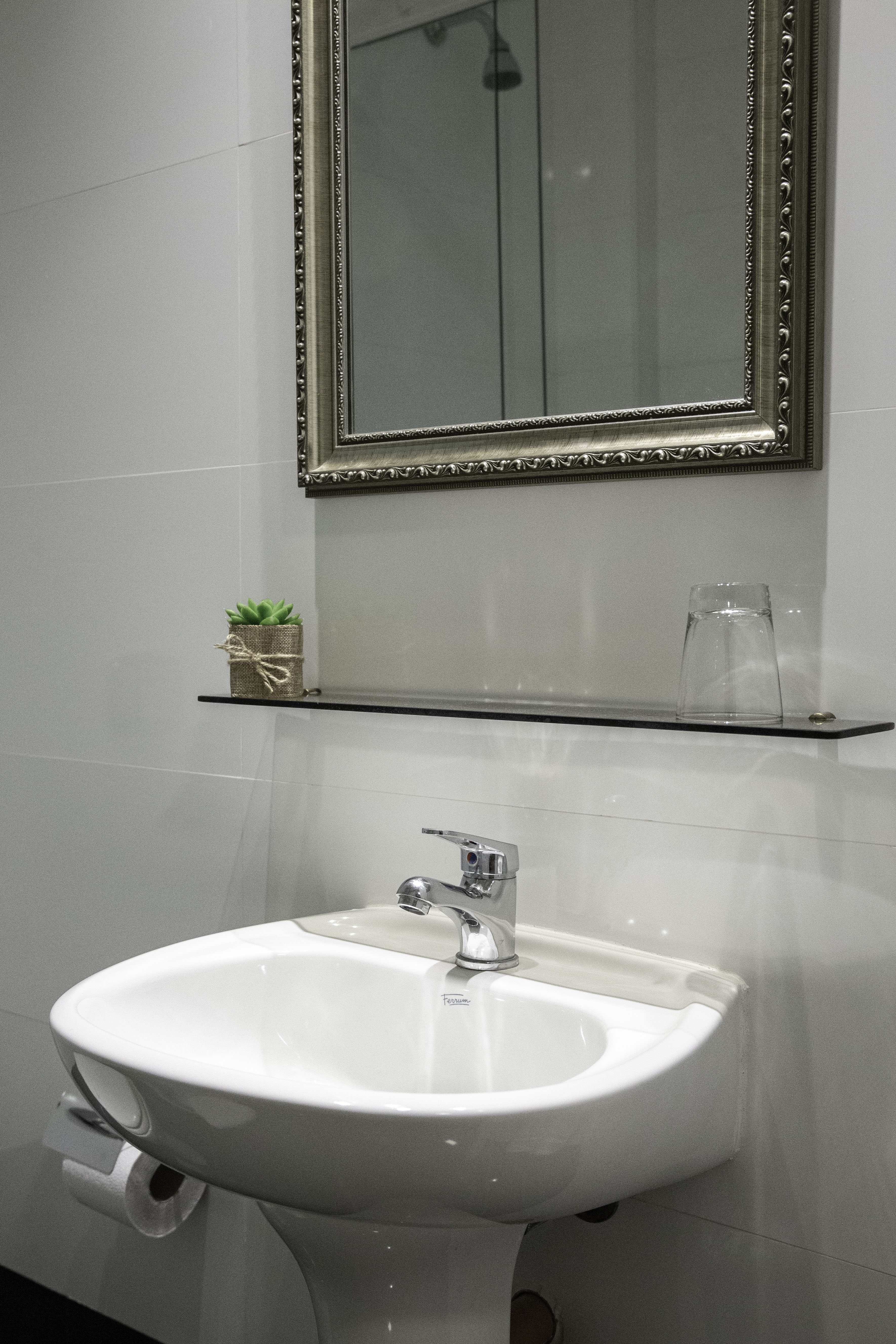 Studio Queen Size Bed