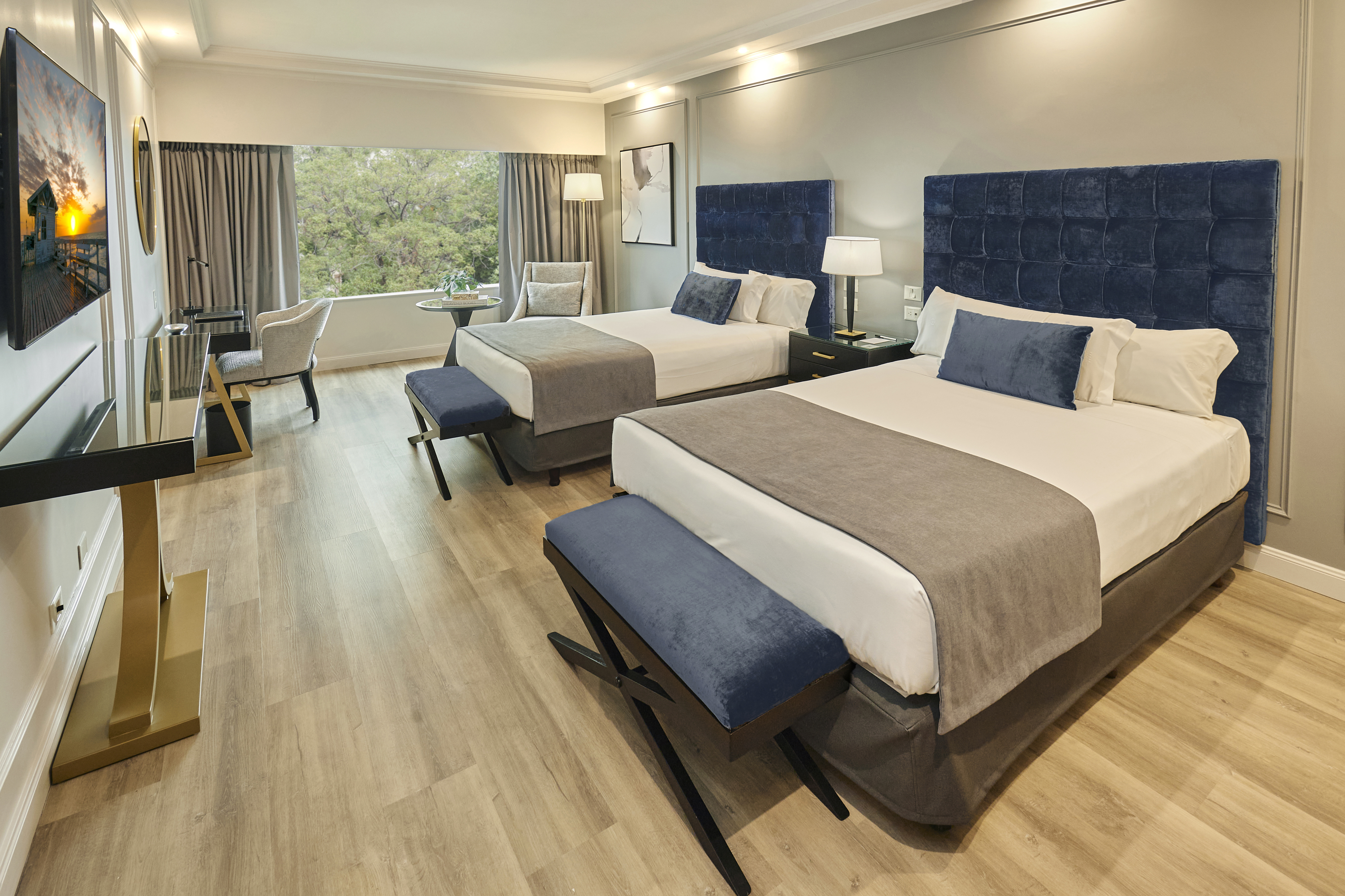 Twin Deluxe Two Beds