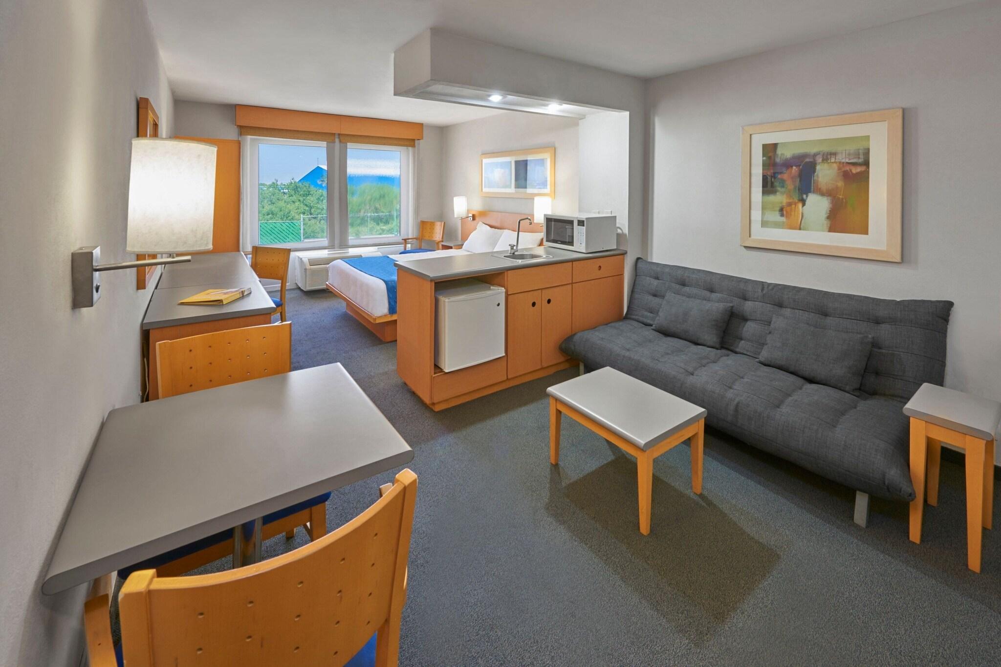 Suite Queen Size Bed