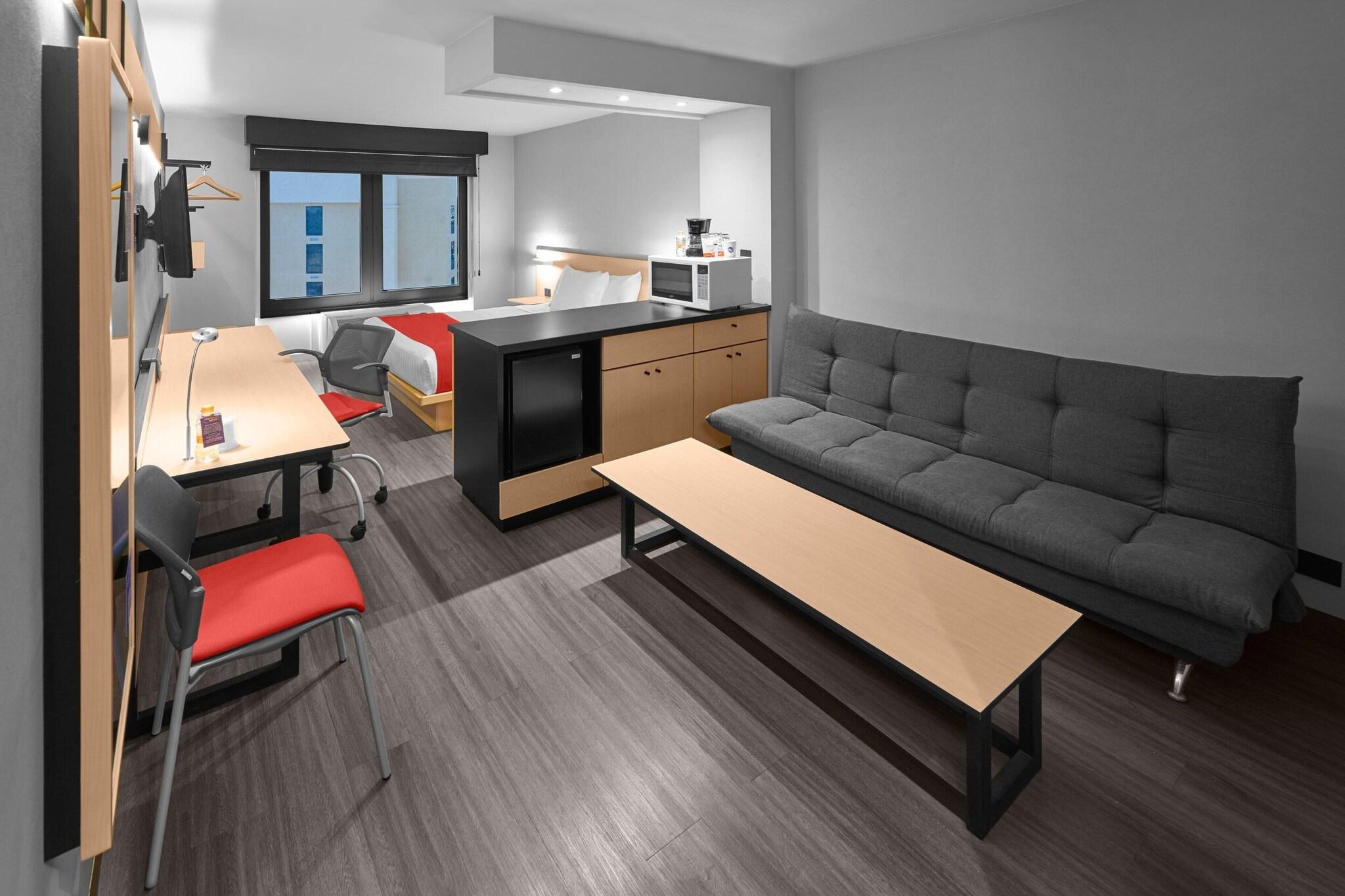 Suite Queen Size Bed