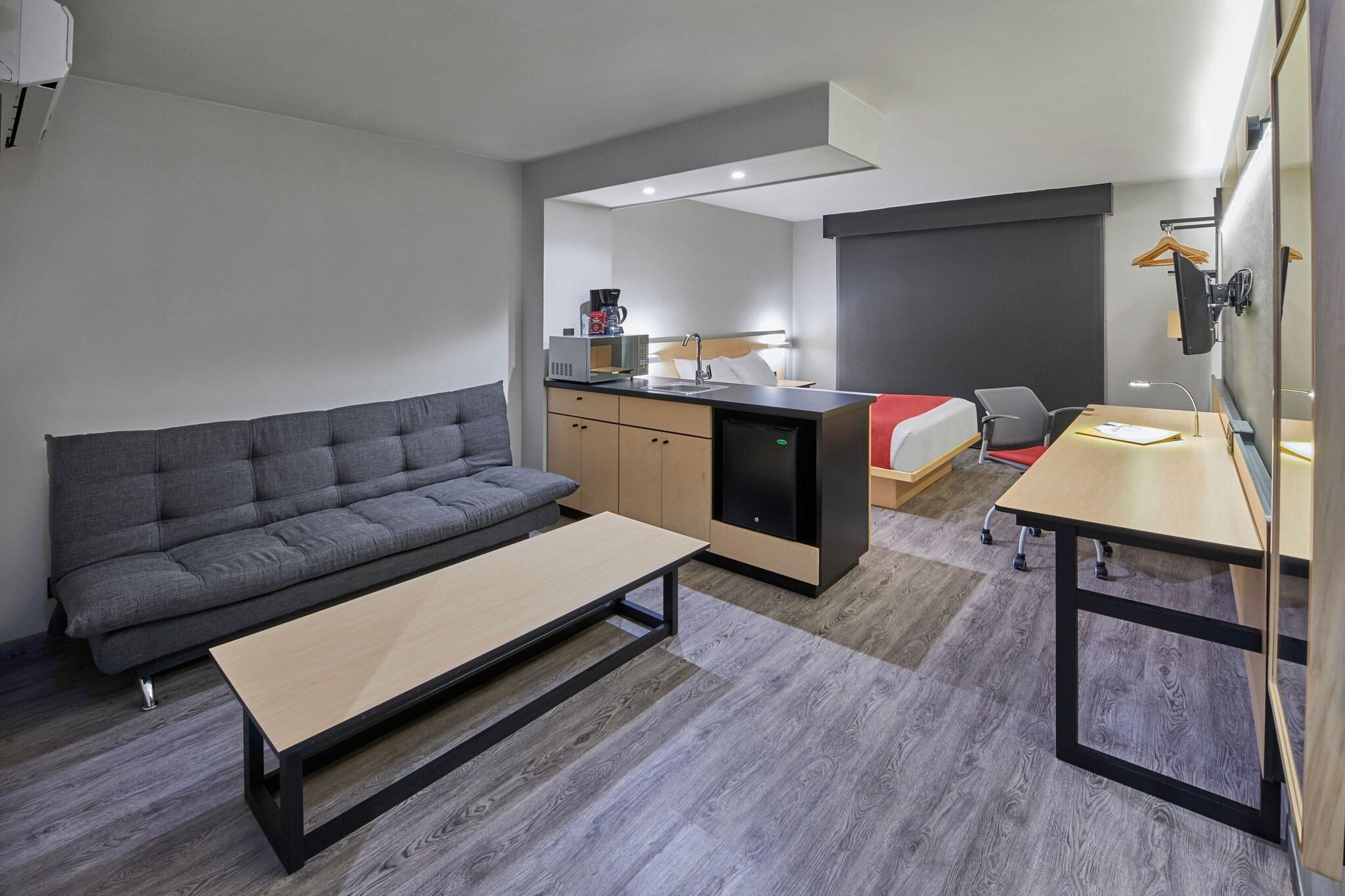 Suite Queen Size Bed