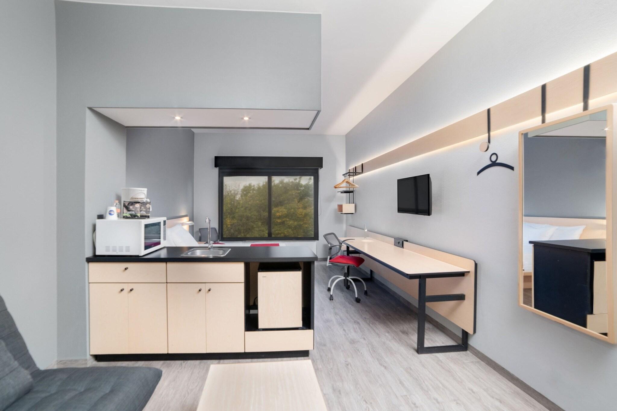 Suite Queen Size Bed