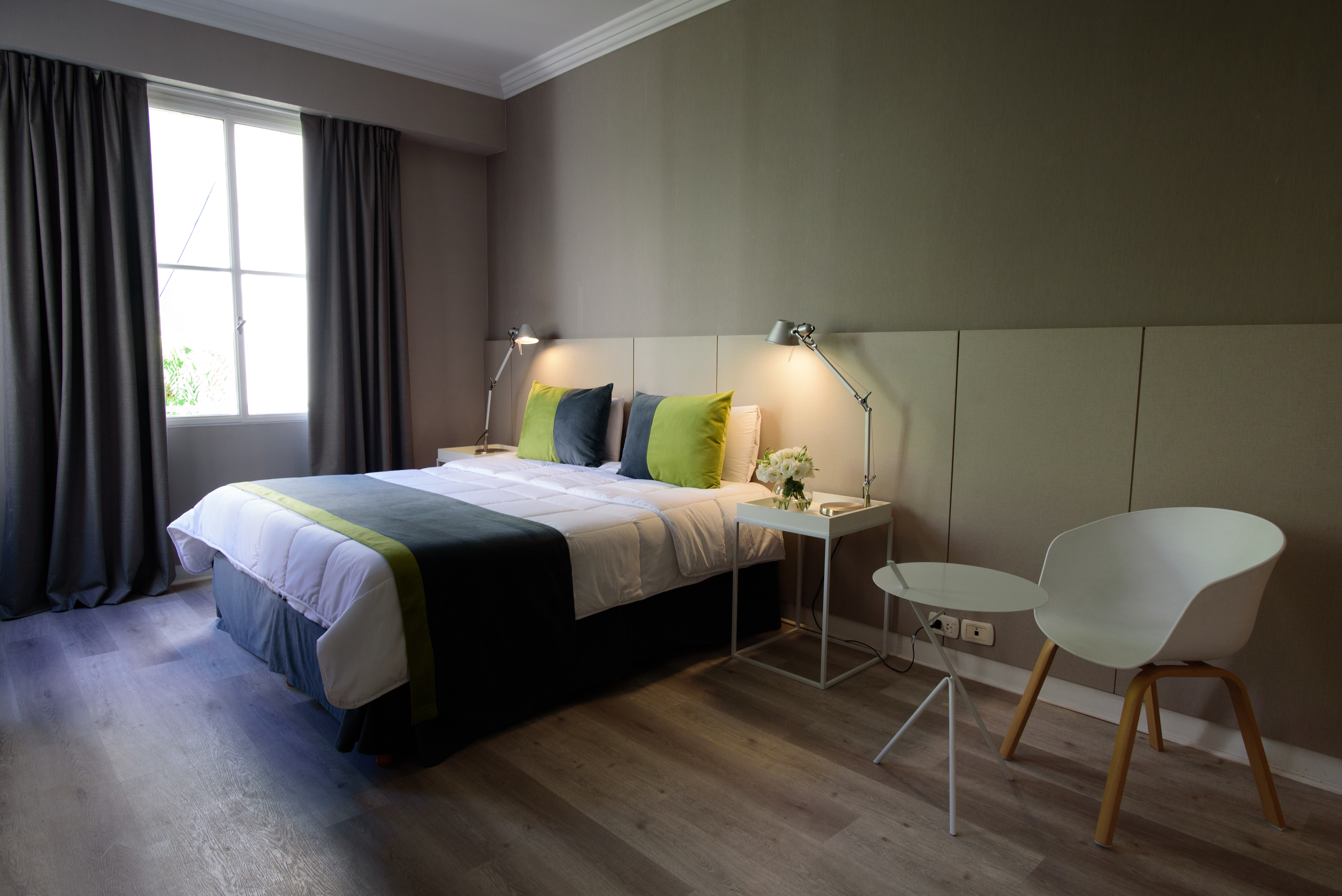 Double Deluxe One Bed