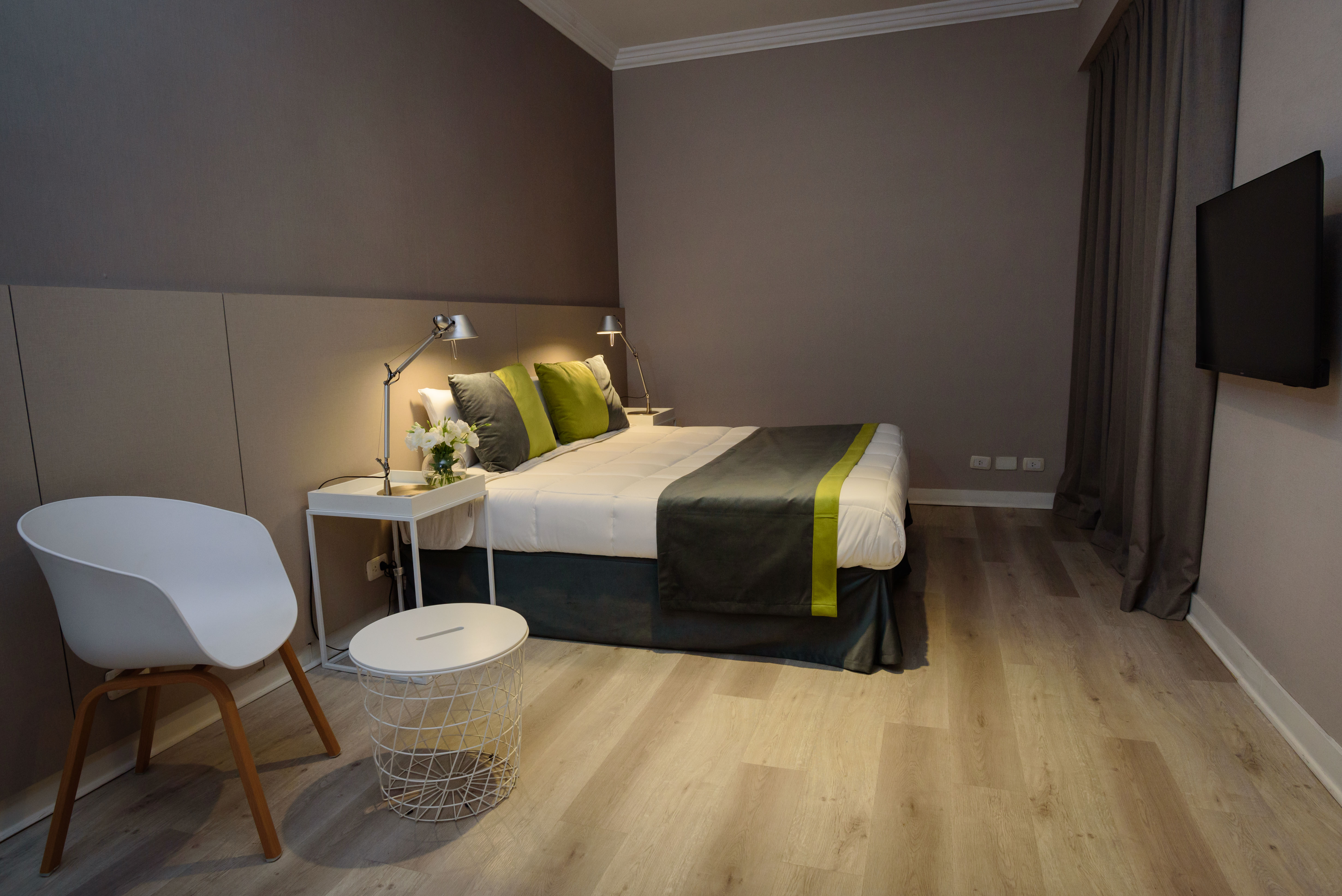 Double Deluxe One Bed