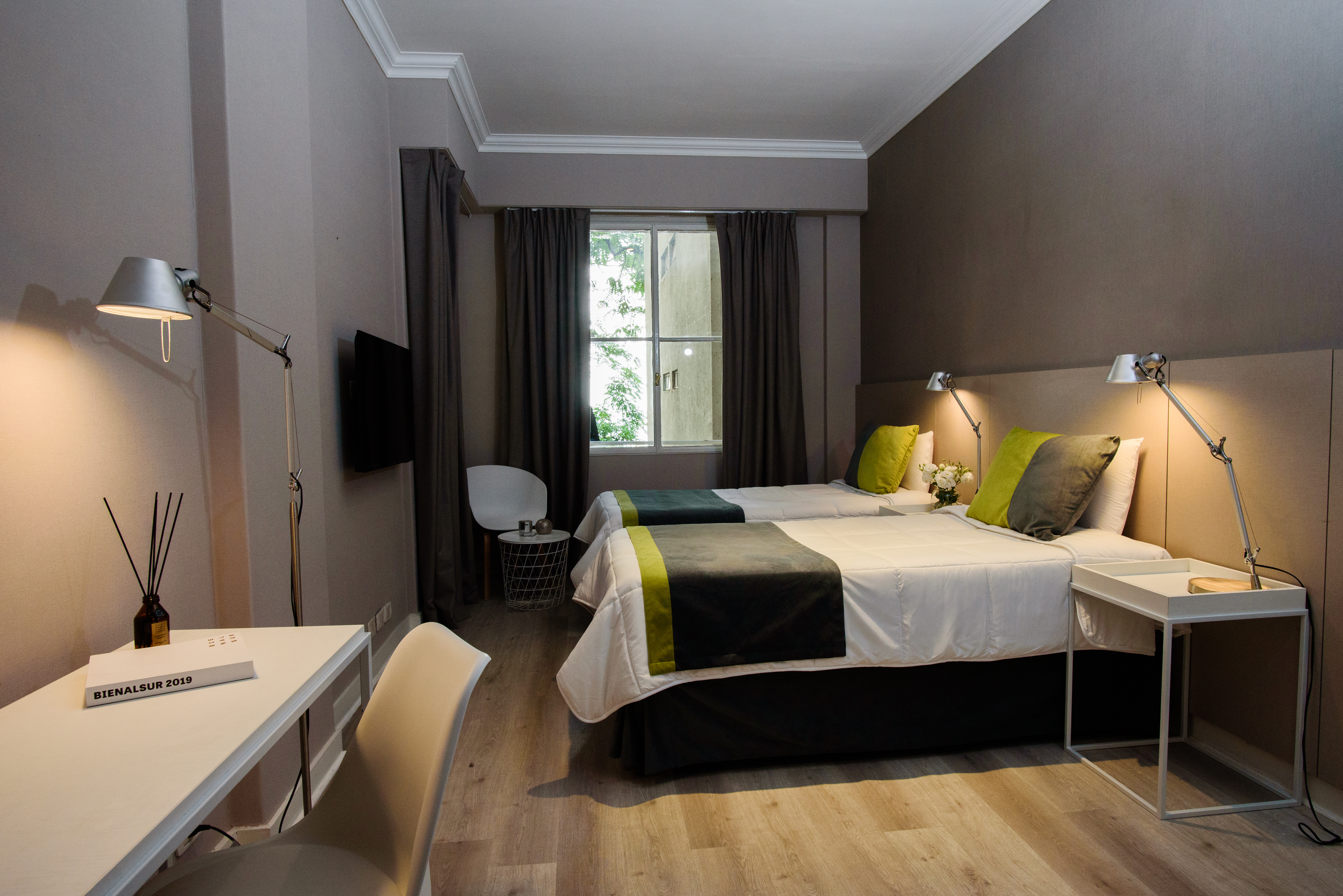 Double Deluxe One Bed