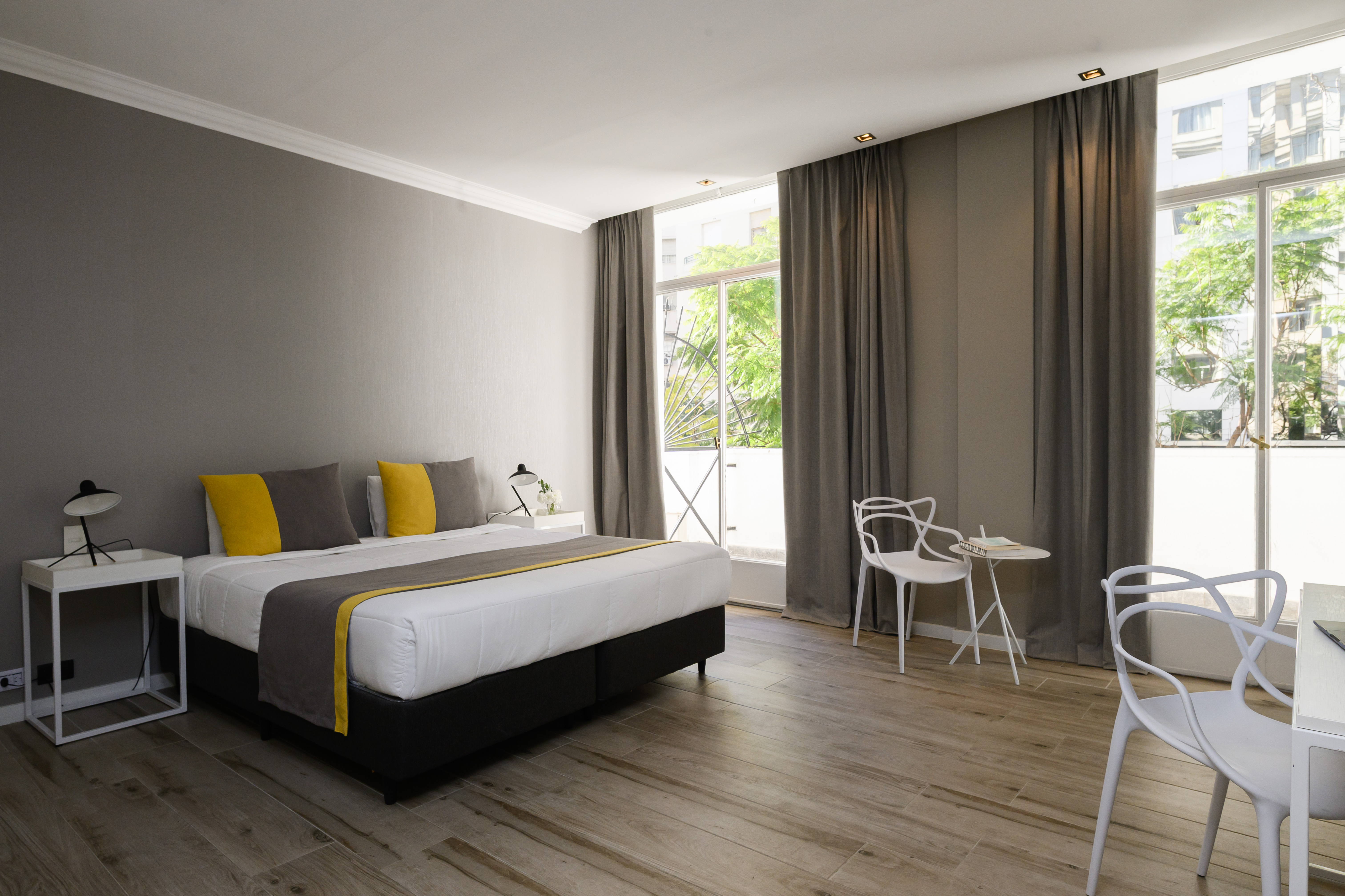 Double Deluxe One Bed