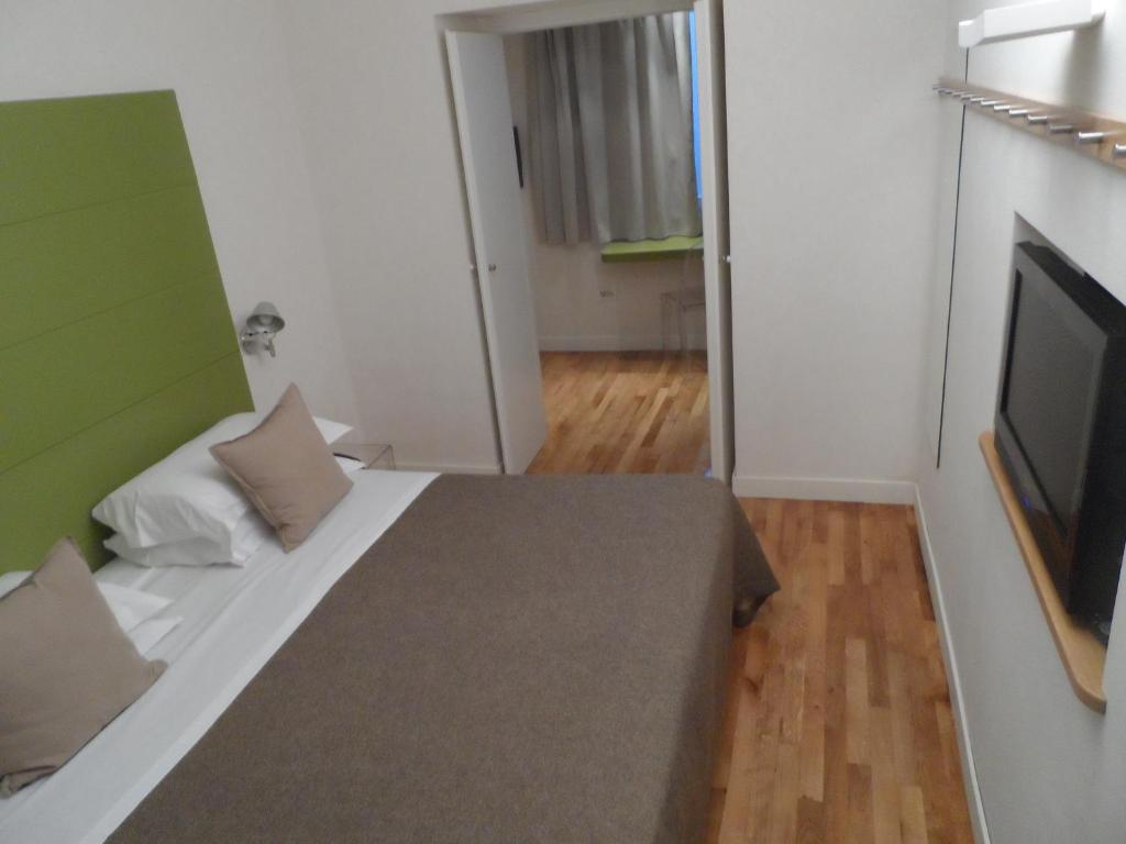 Double or Twin Economy