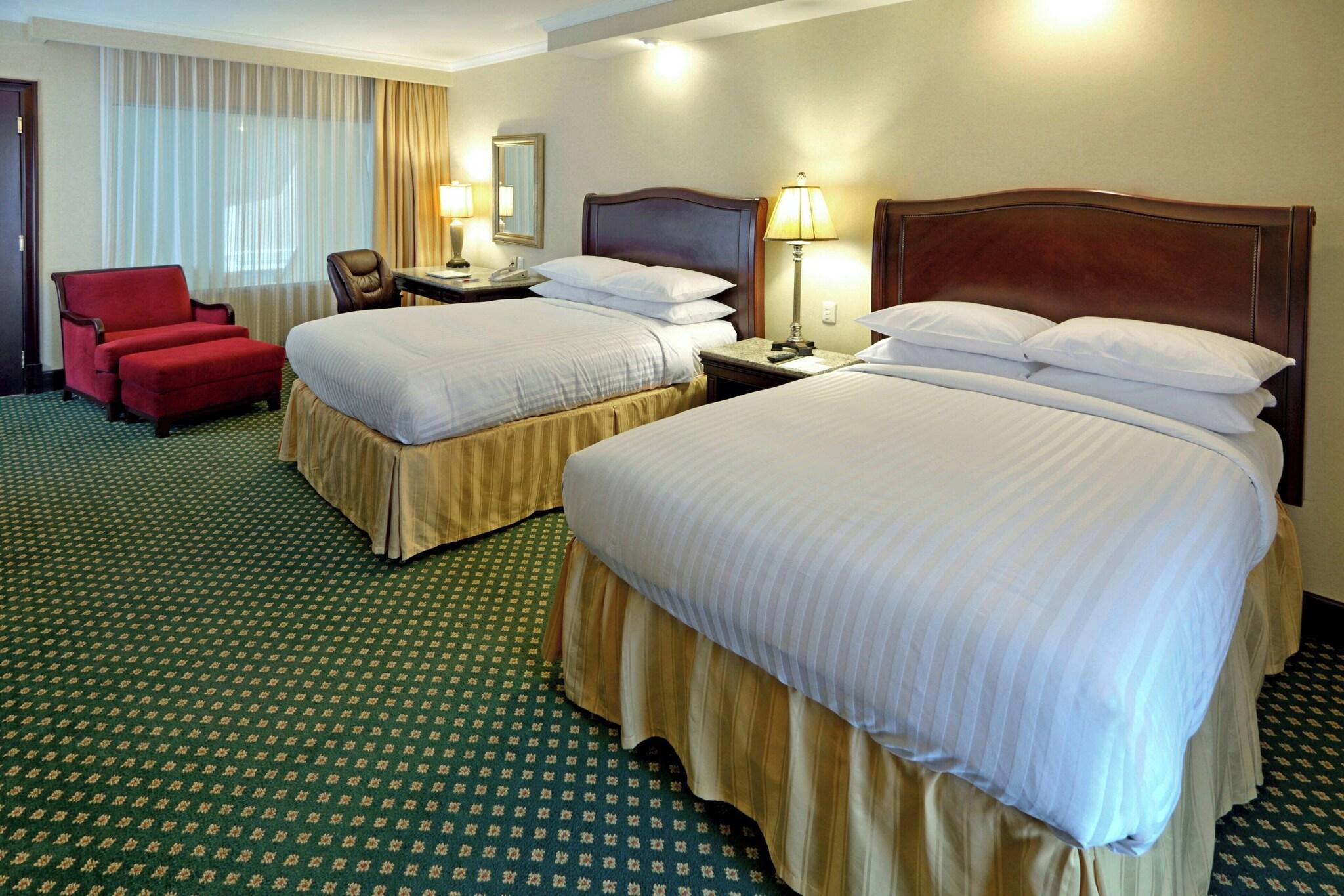 Double Deluxe King Bed