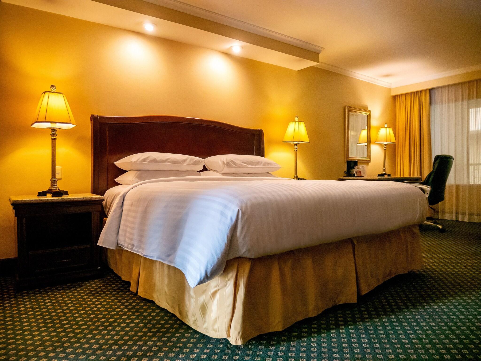 Double Deluxe King Bed