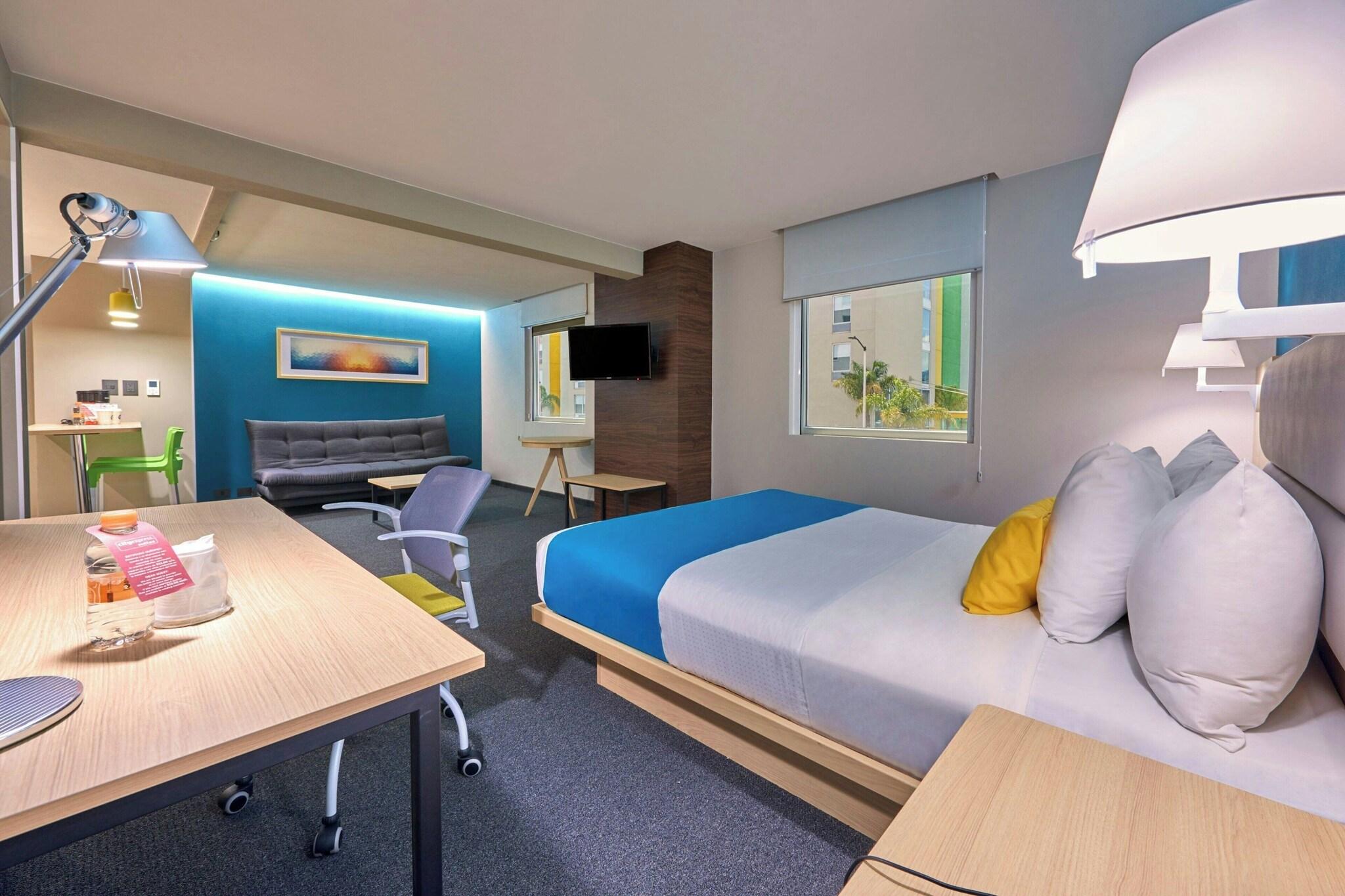 Suite King Size Bed