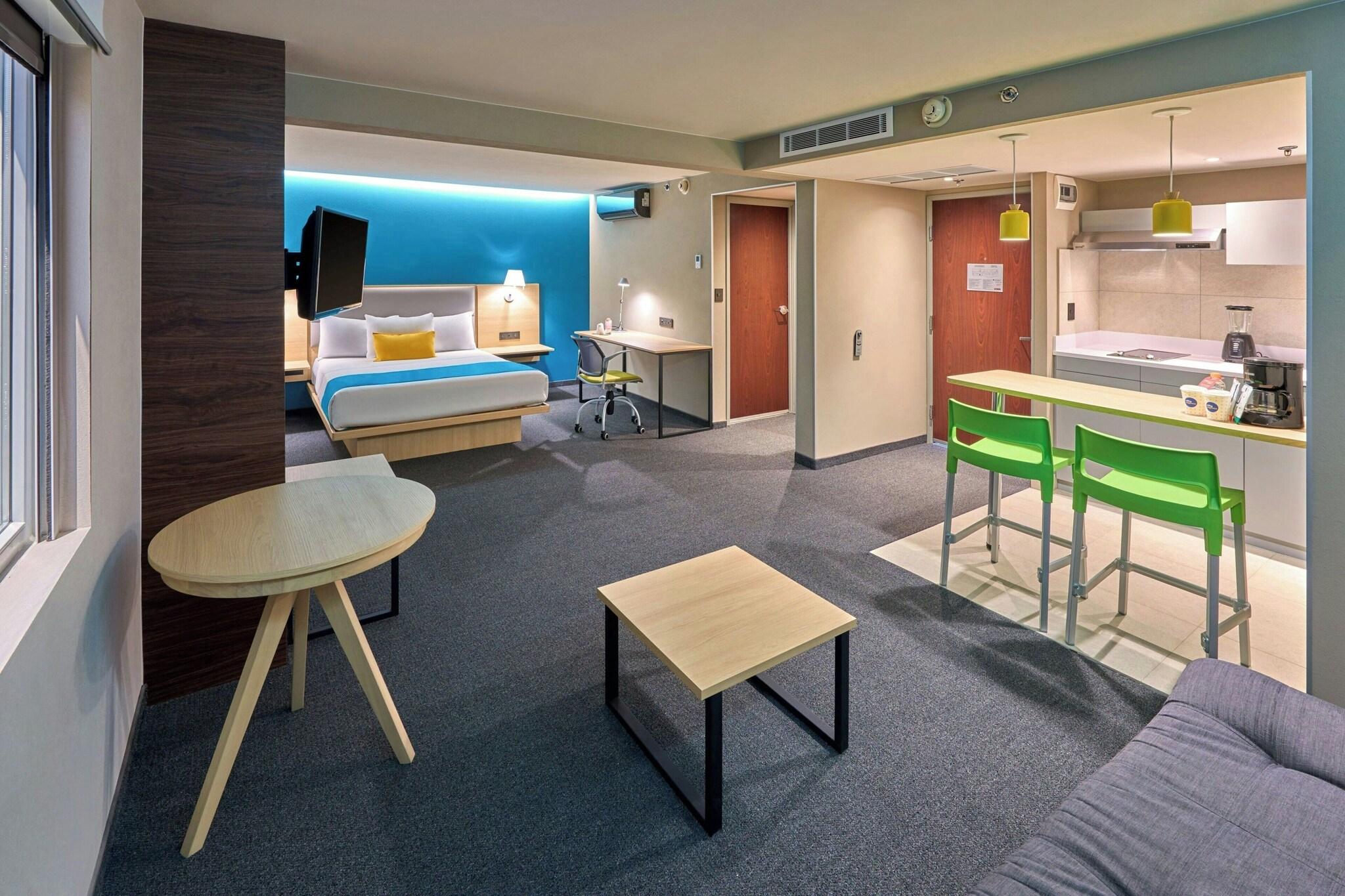 Suite Queen Size Bed