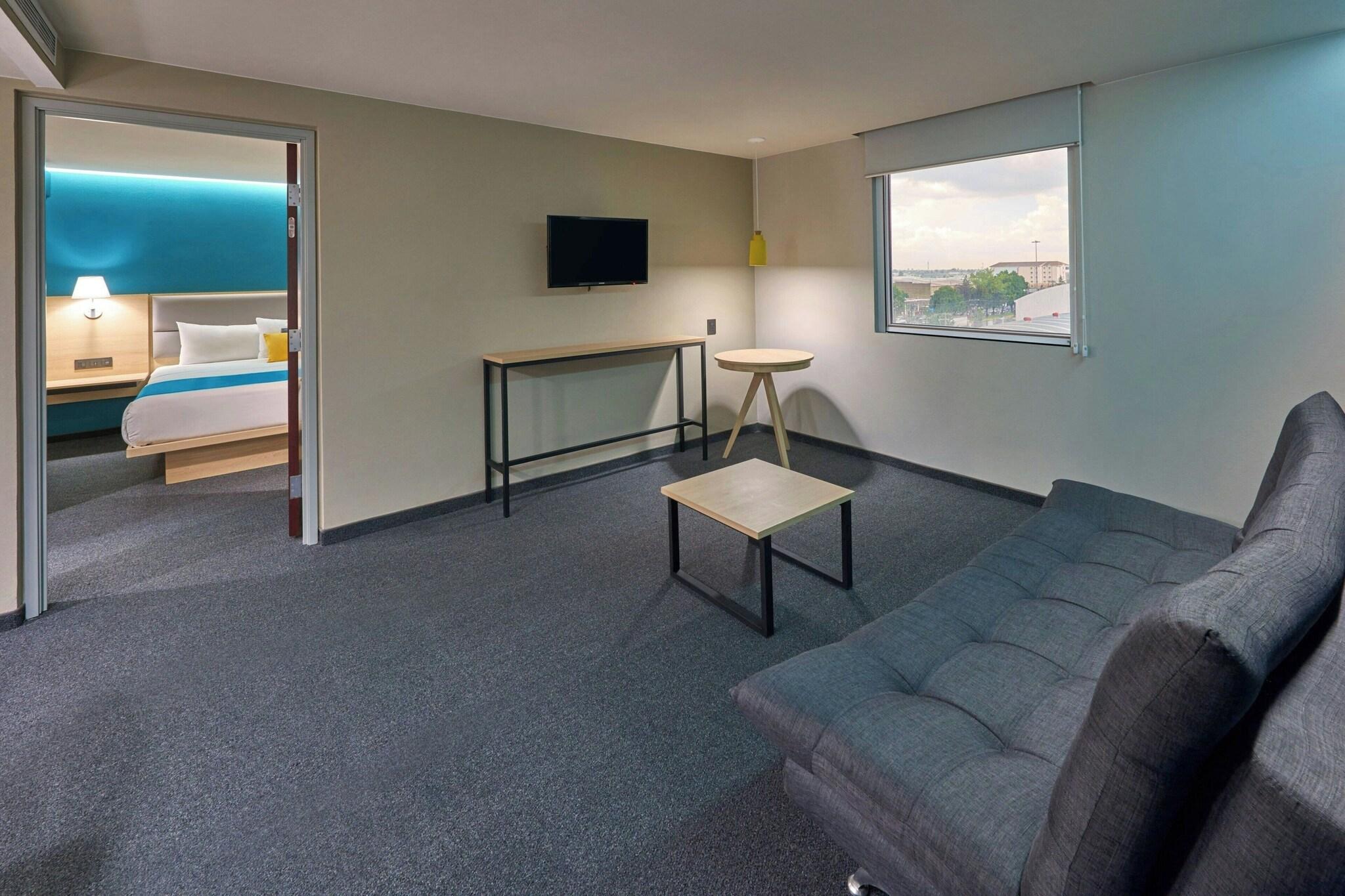 Suite King Size Bed