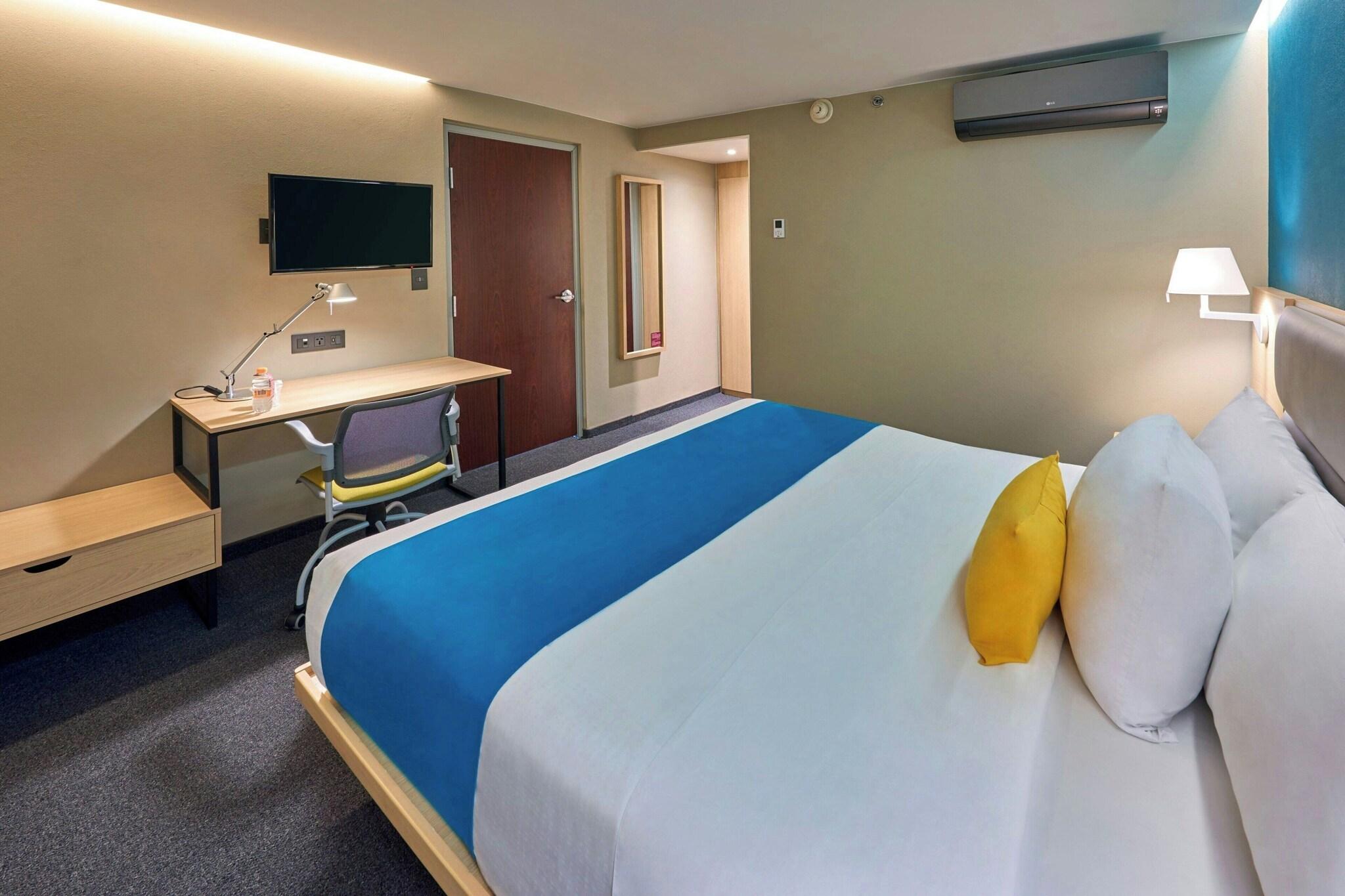 Suite King Size Bed