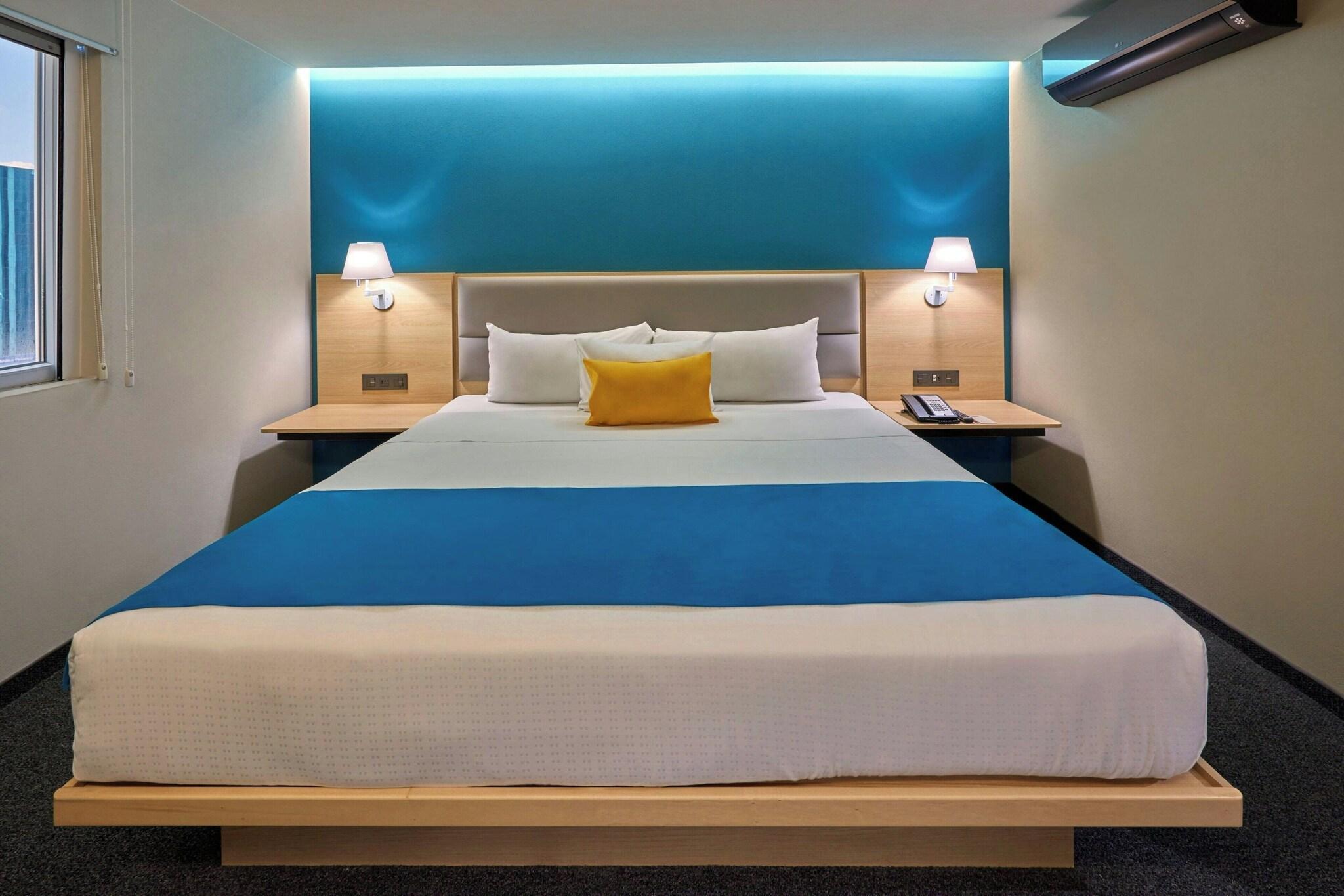 Suite King Size Bed