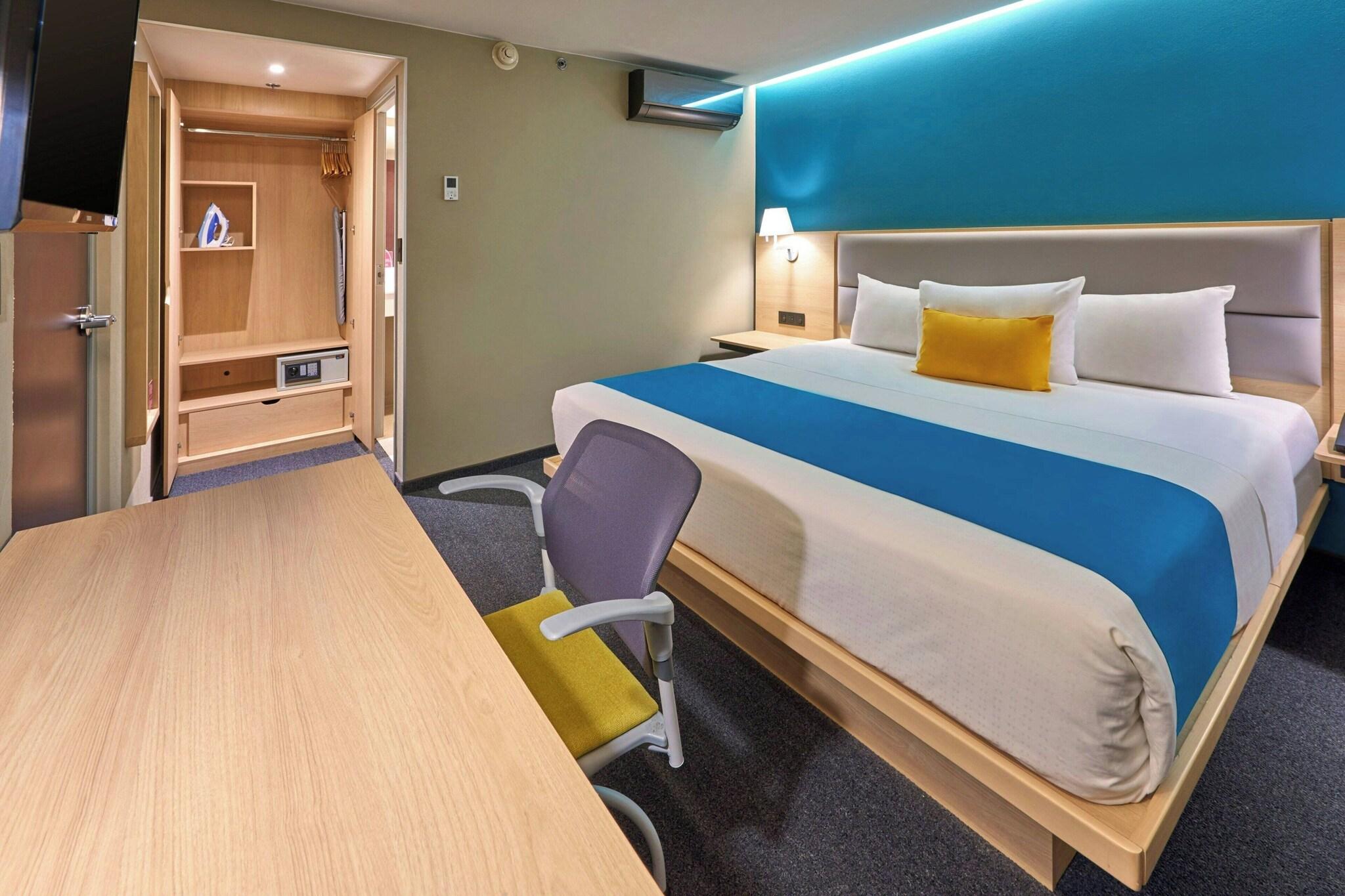 Suite Queen Size Bed