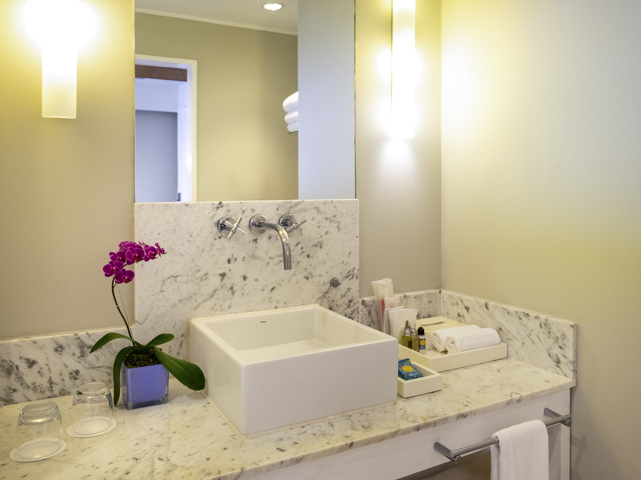 Suite Ocean View King Bed