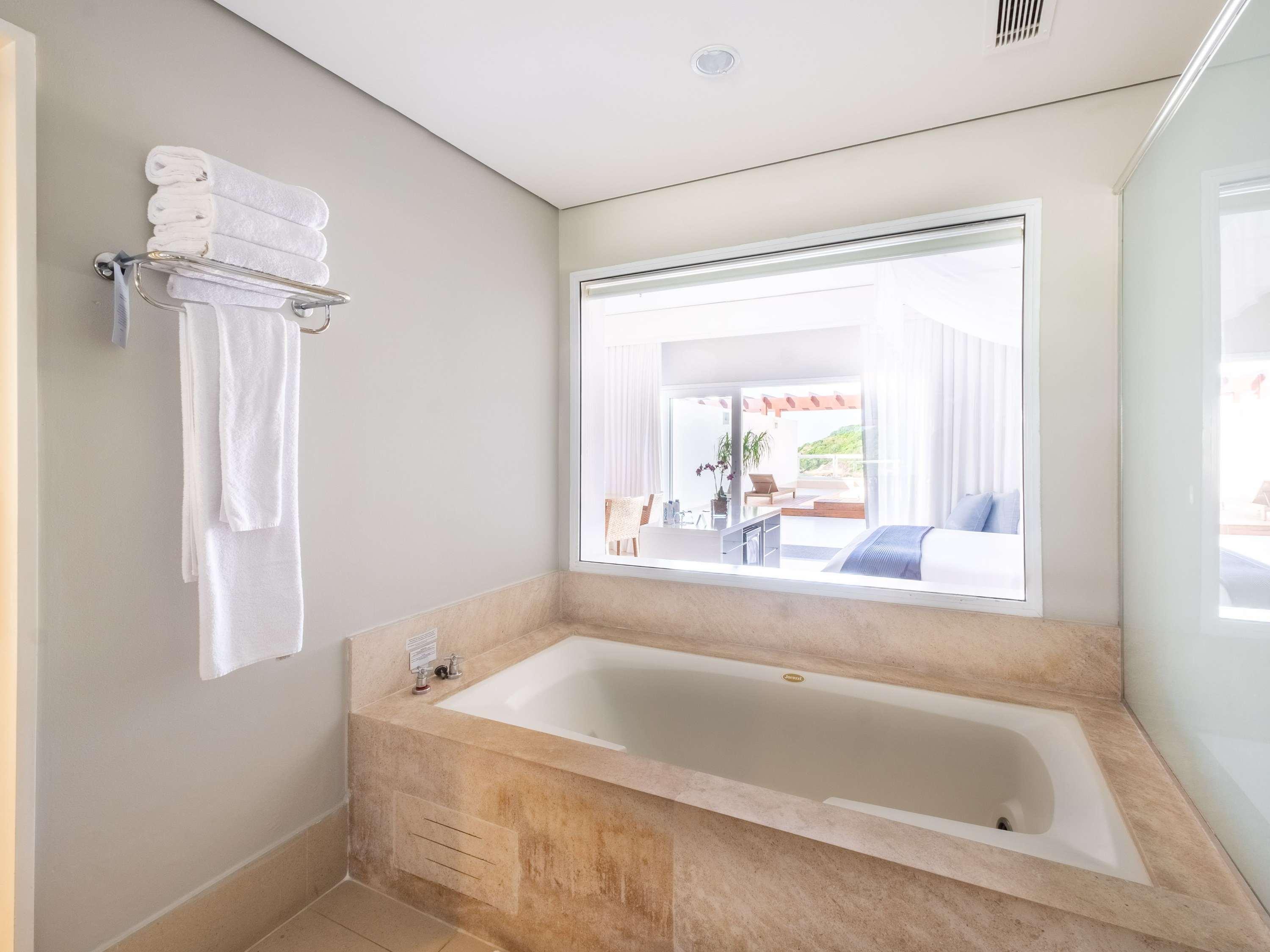 Suite Ocean View King Bed