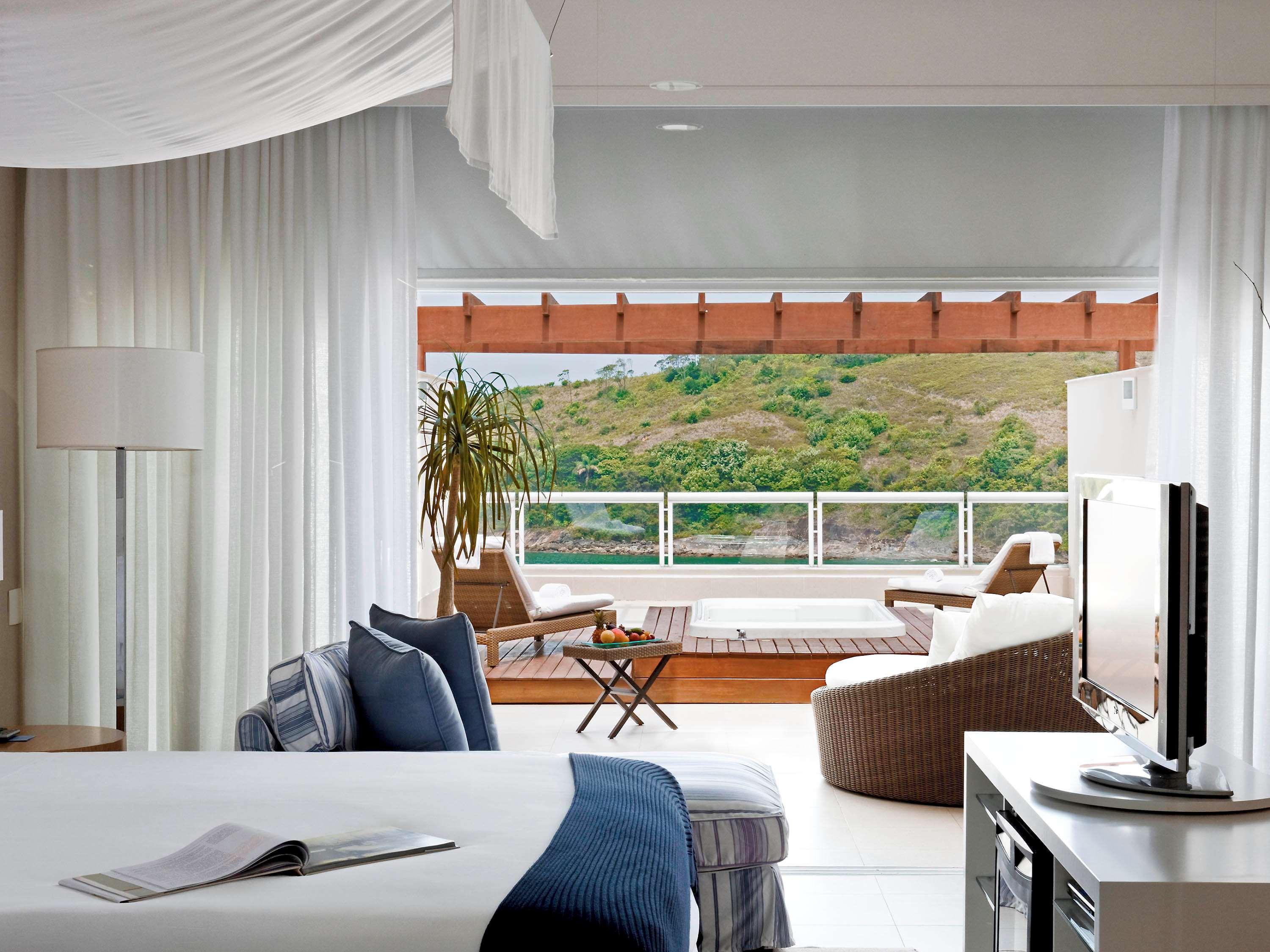 Suite Ocean View King Bed