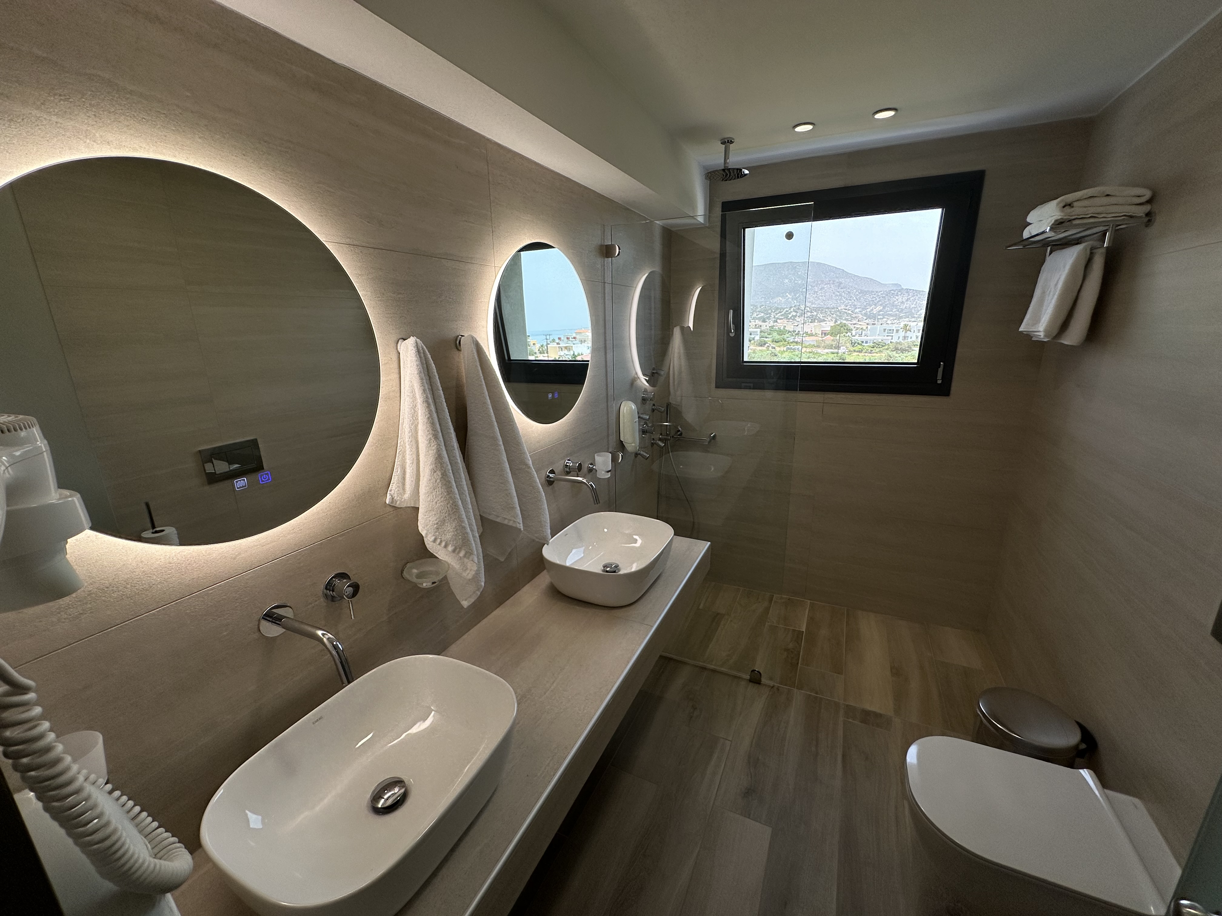 Family Room Capacity 4