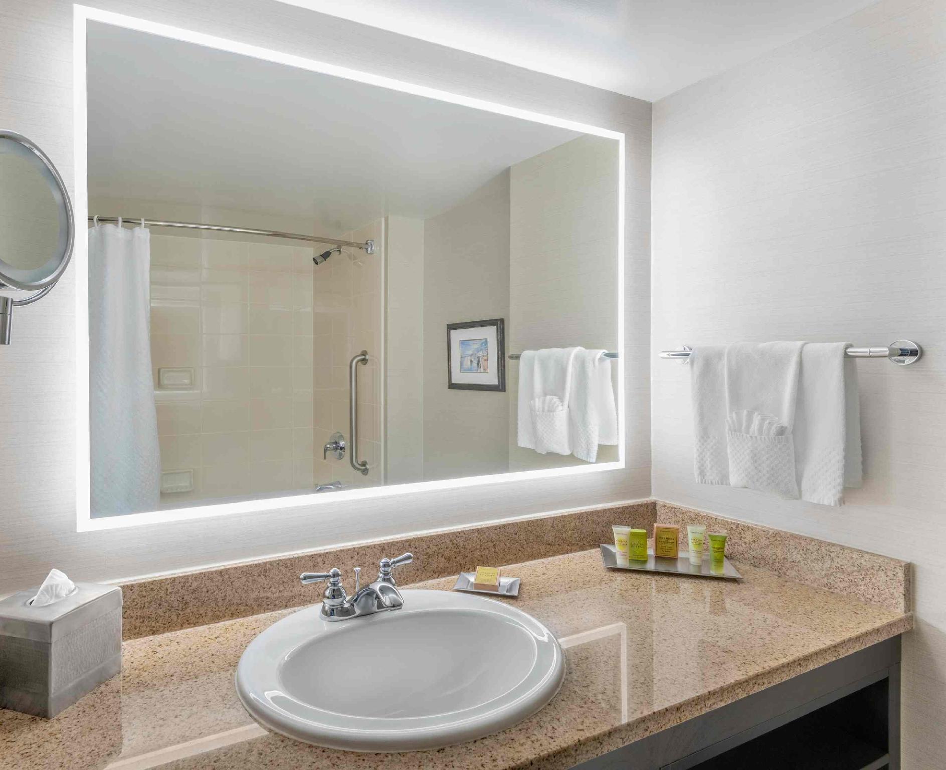 Double Deluxe Two Queen Beds