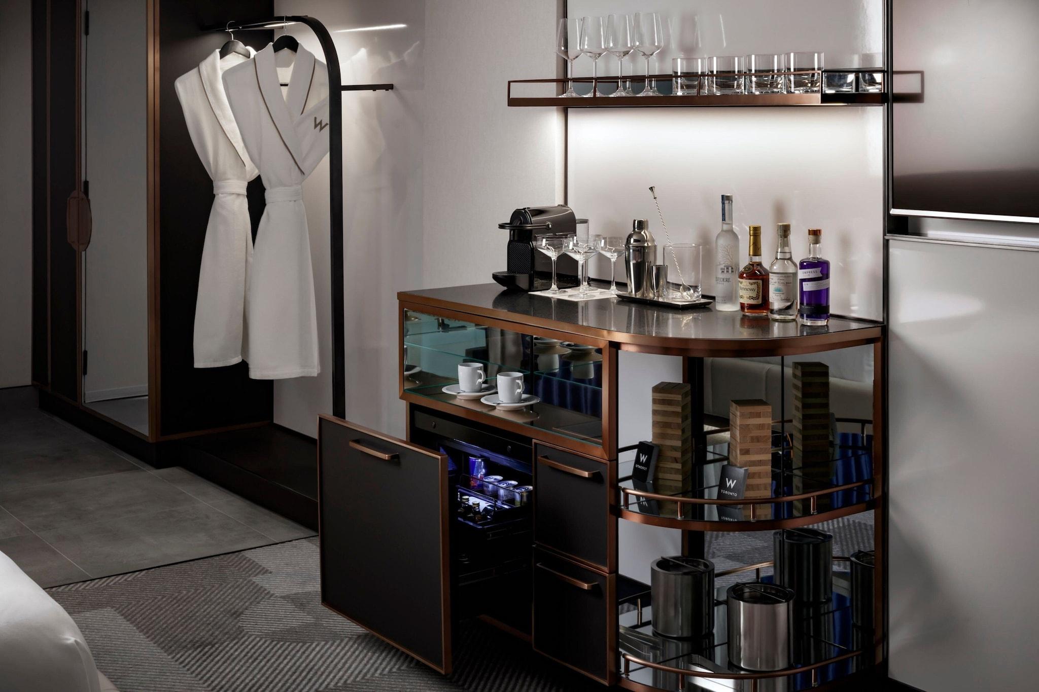 Studio City View King Bed