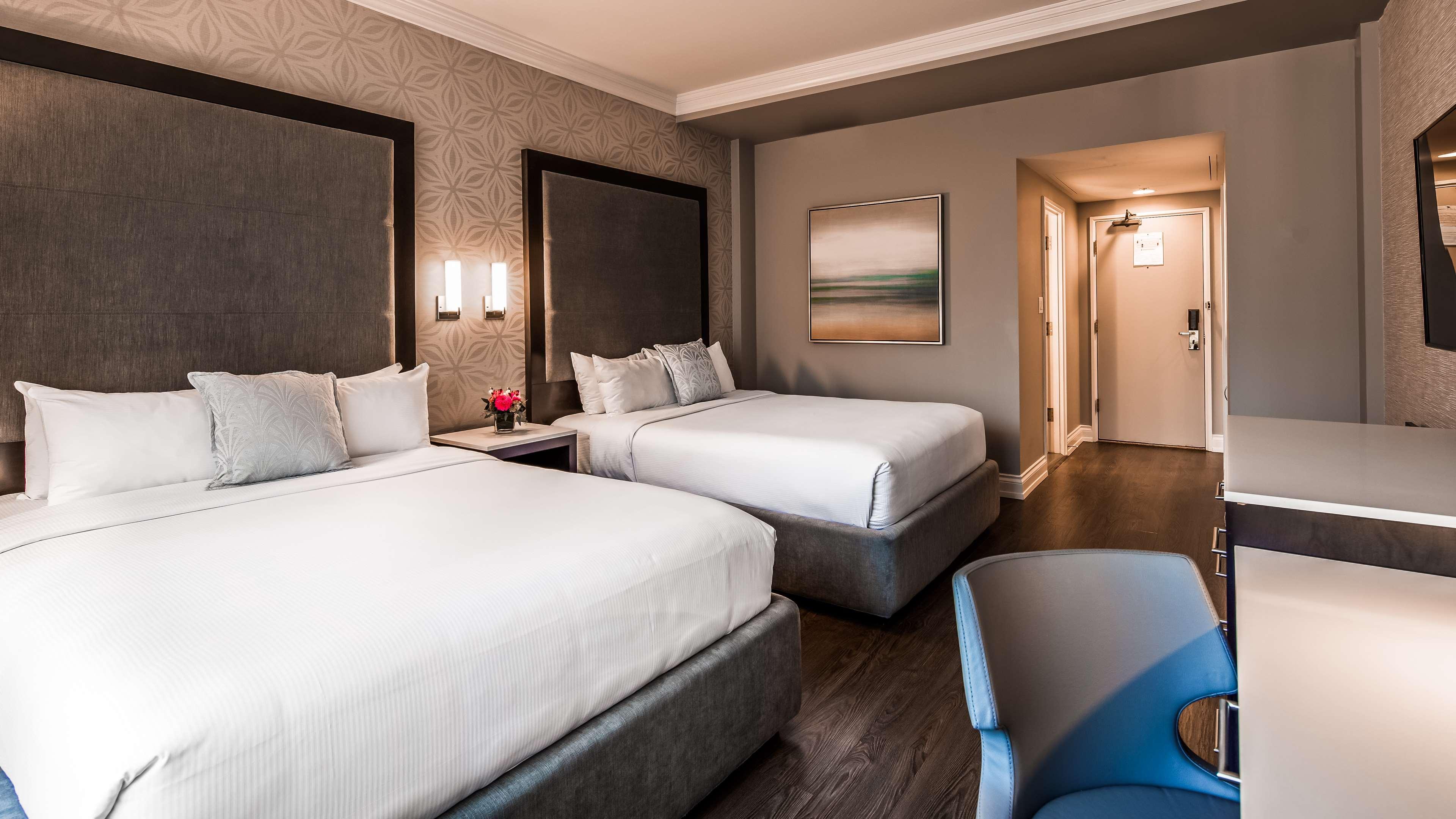 Quadruple Two Queen Beds