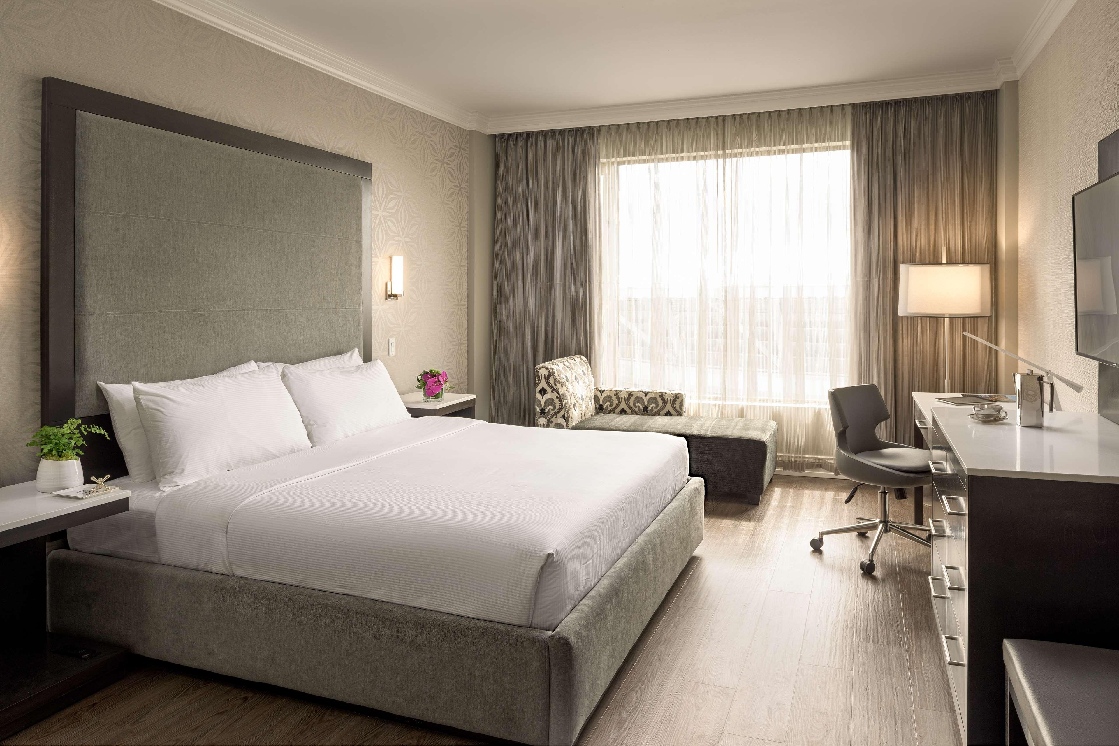 Double Deluxe King Bed