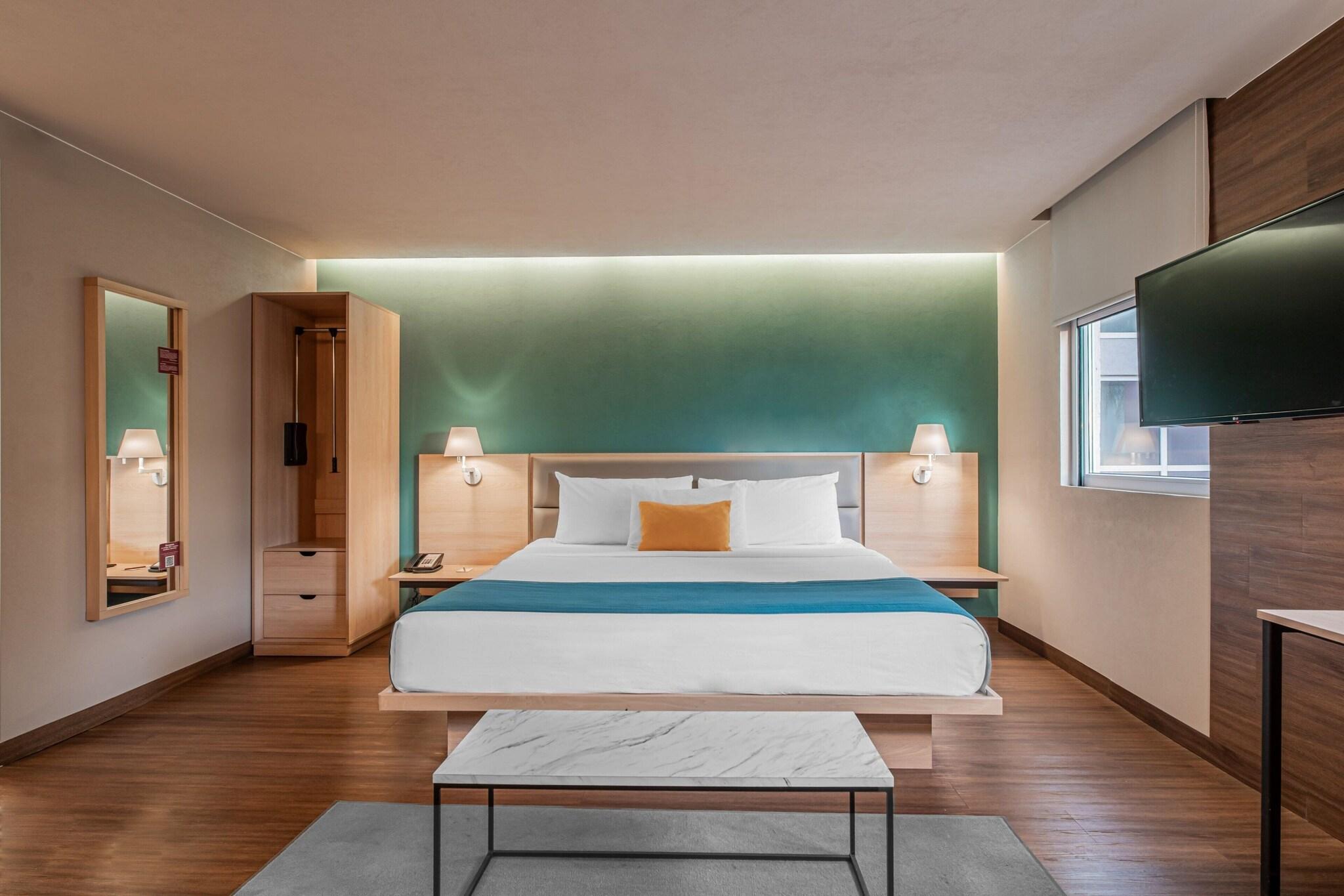 Suite King Size Bed
