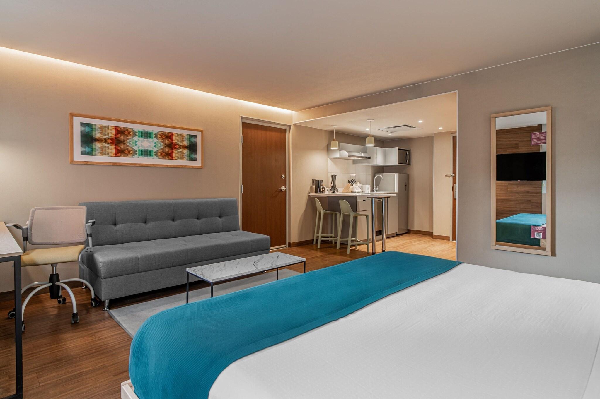 Suite King Size Bed
