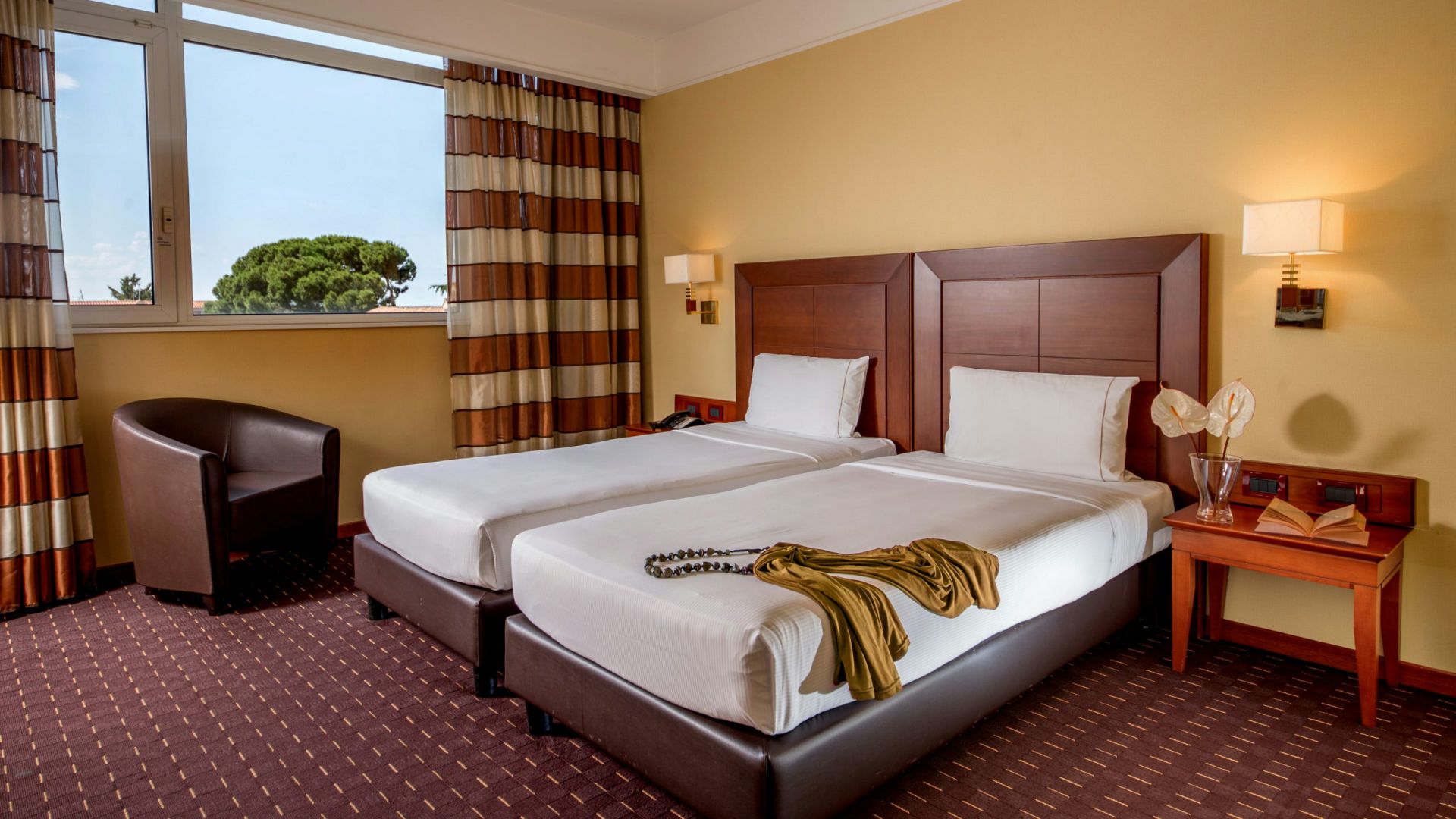 Double or Twin Standard