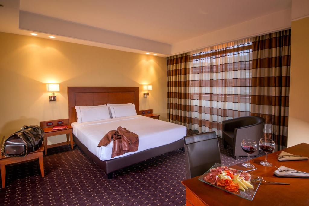 Double or Twin Standard