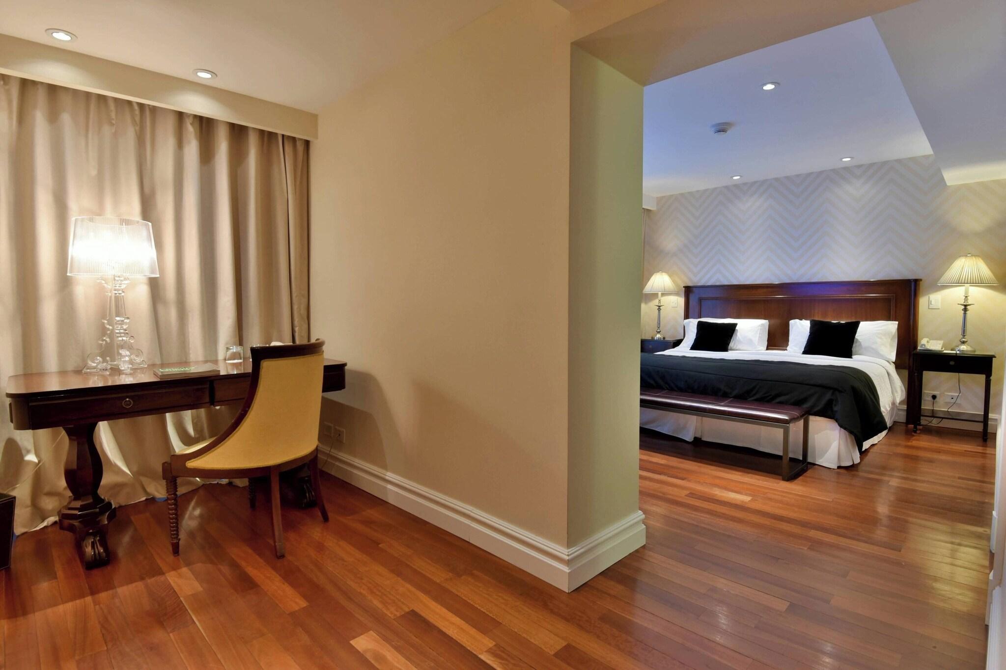 Double Deluxe King Bed