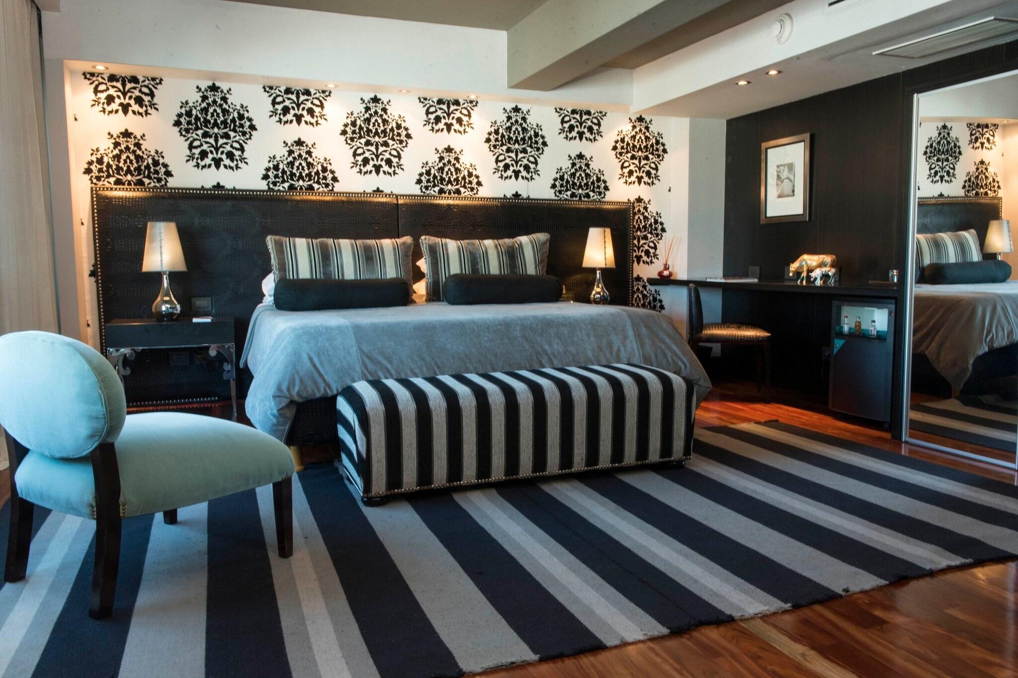 Suite Deluxe King Bed