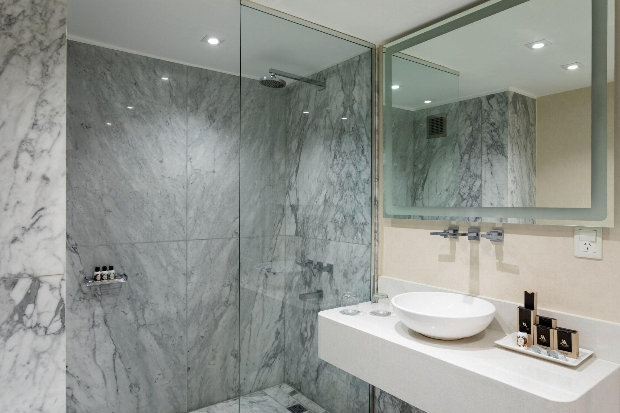 Double Deluxe King Bed