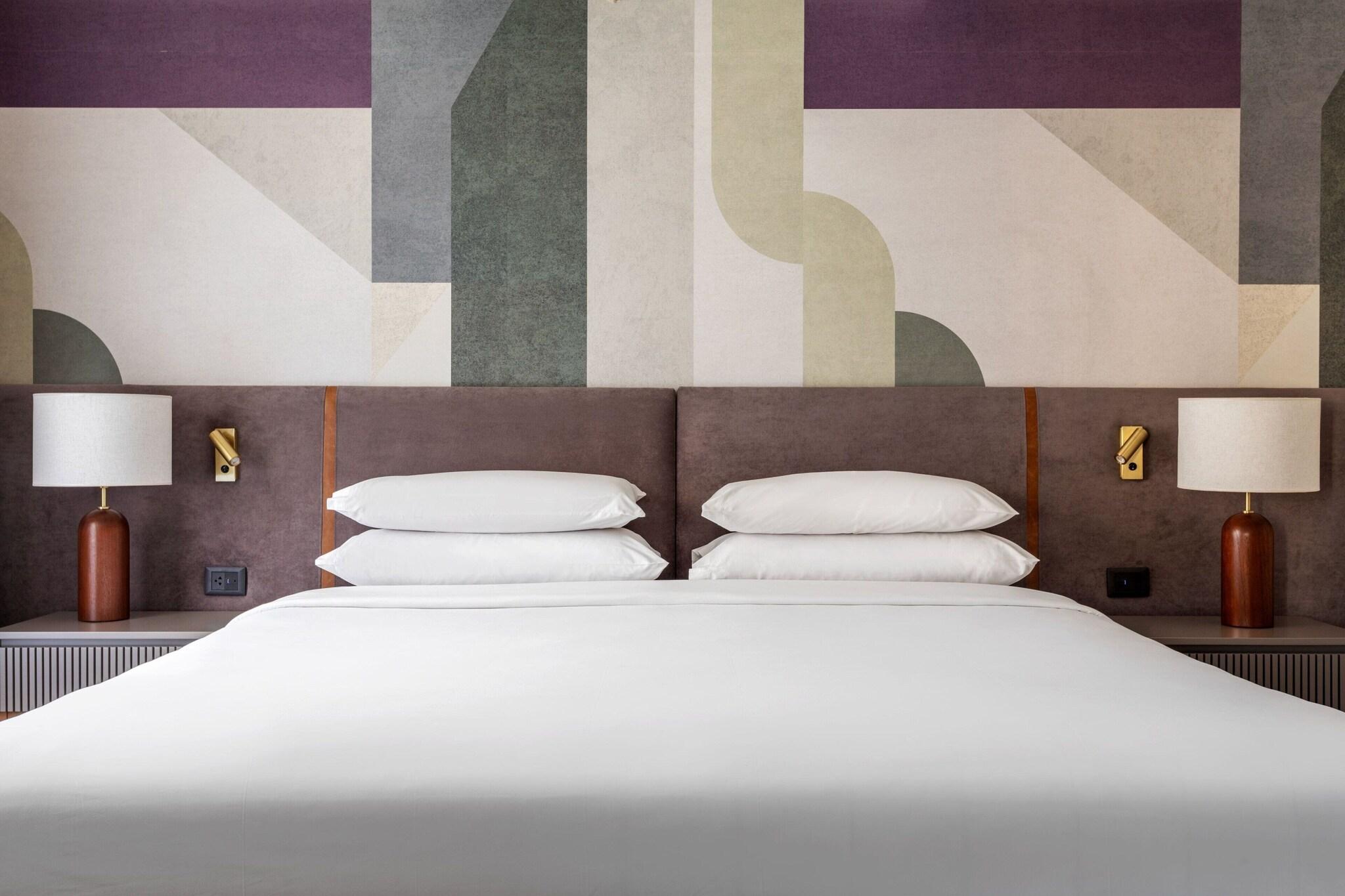 Double Deluxe King Bed