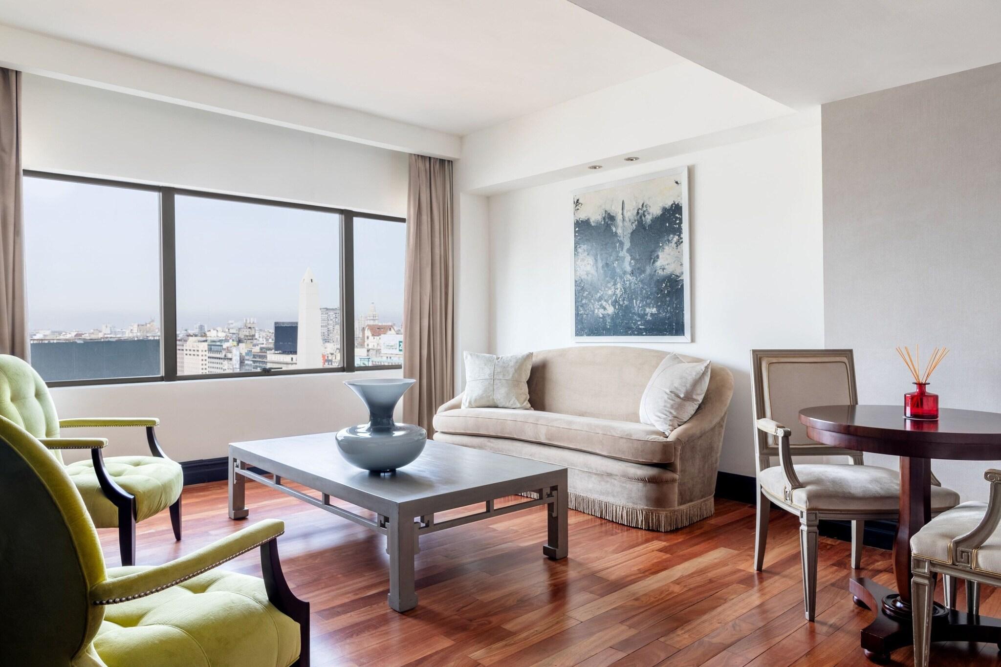 Suite Deluxe King Bed