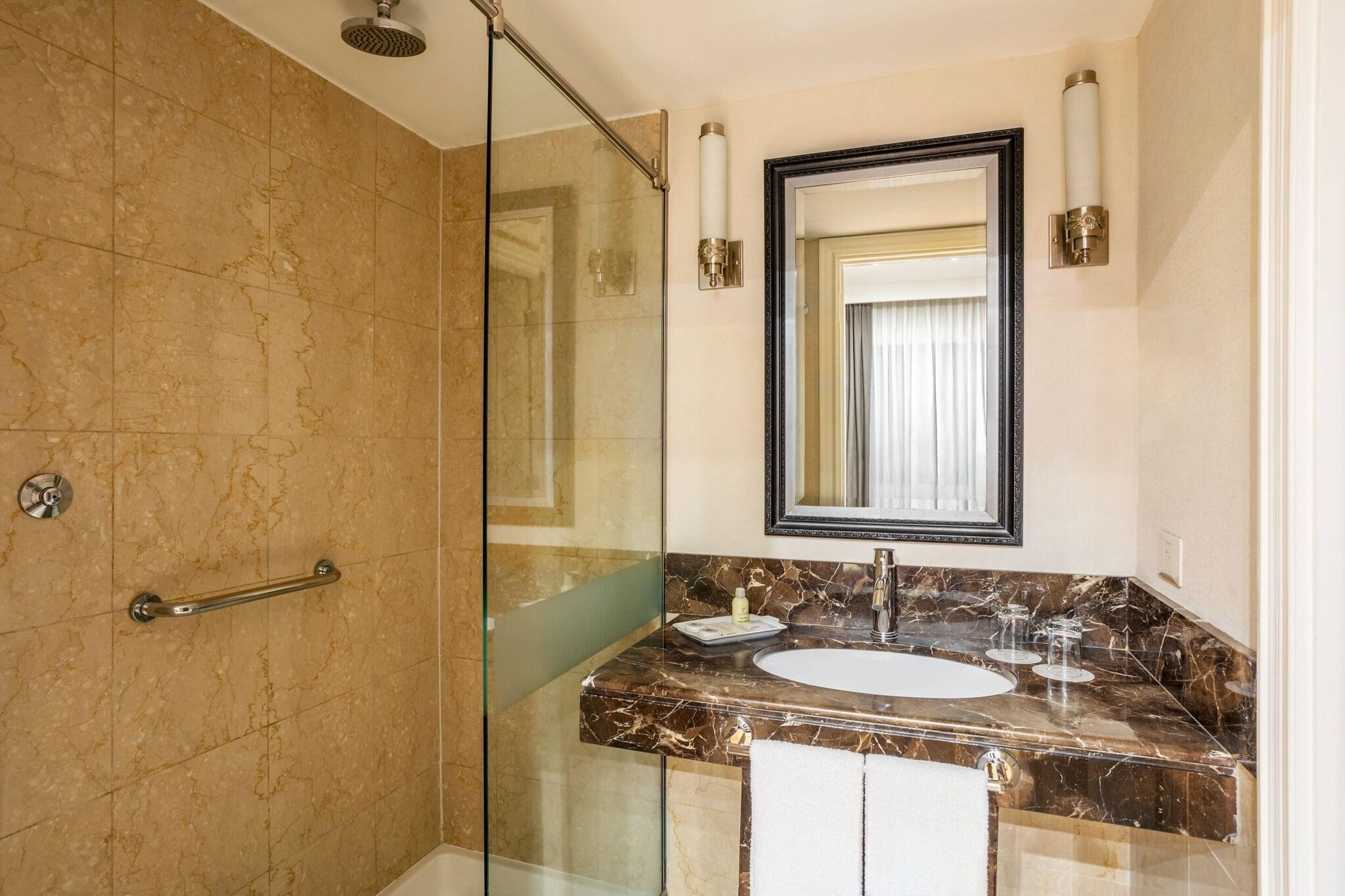 Double Classic King Bed