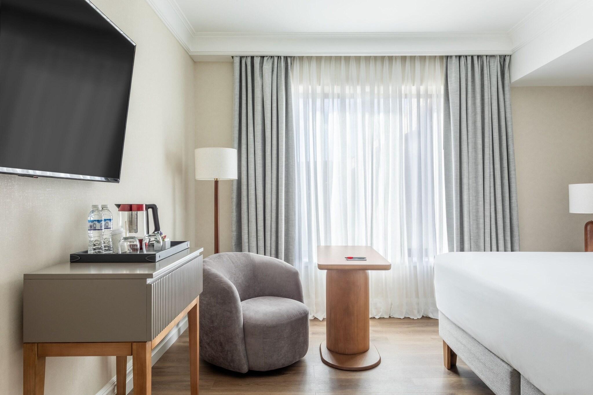 Double Classic King Bed