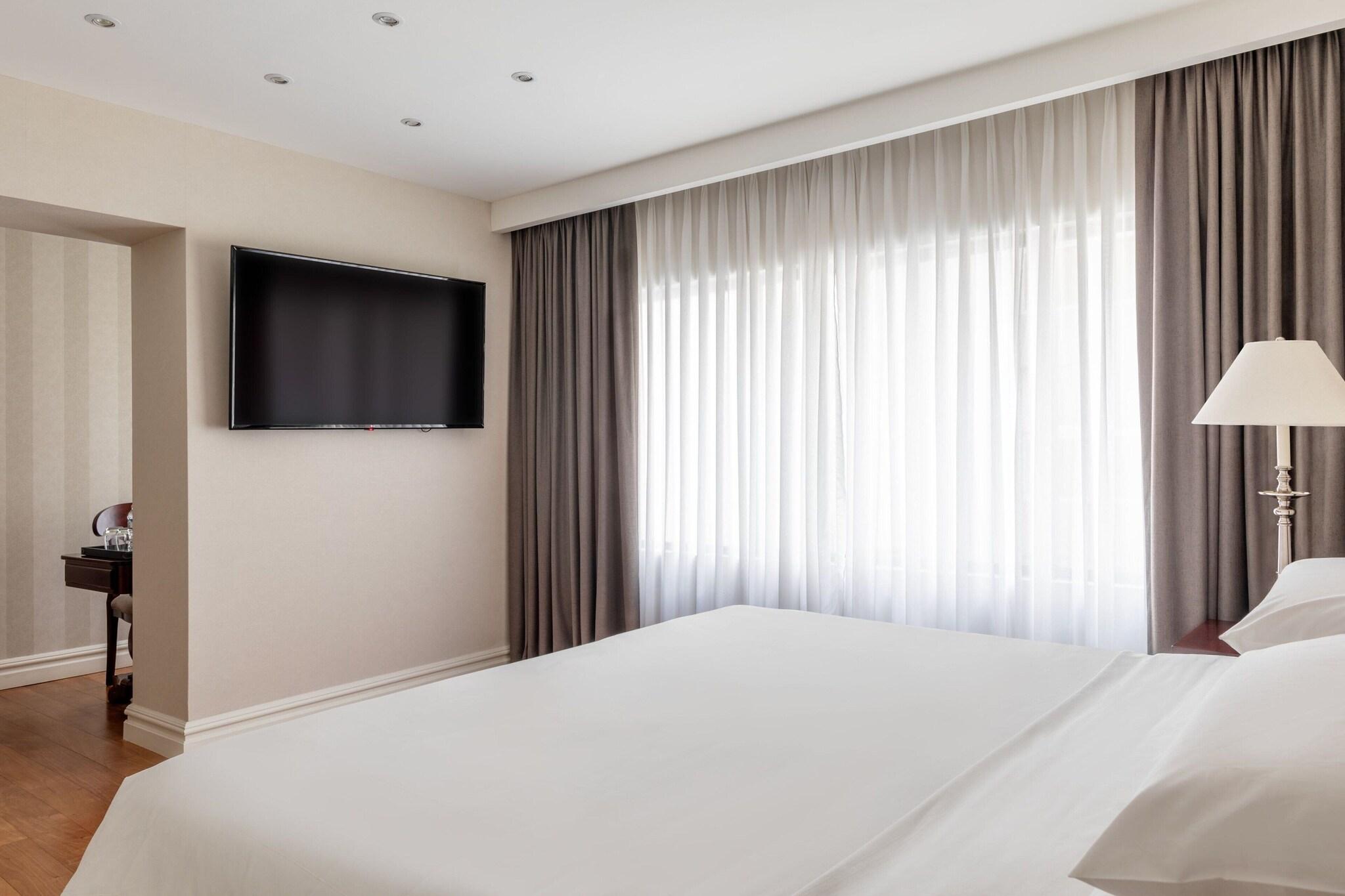 Double Classic King Bed