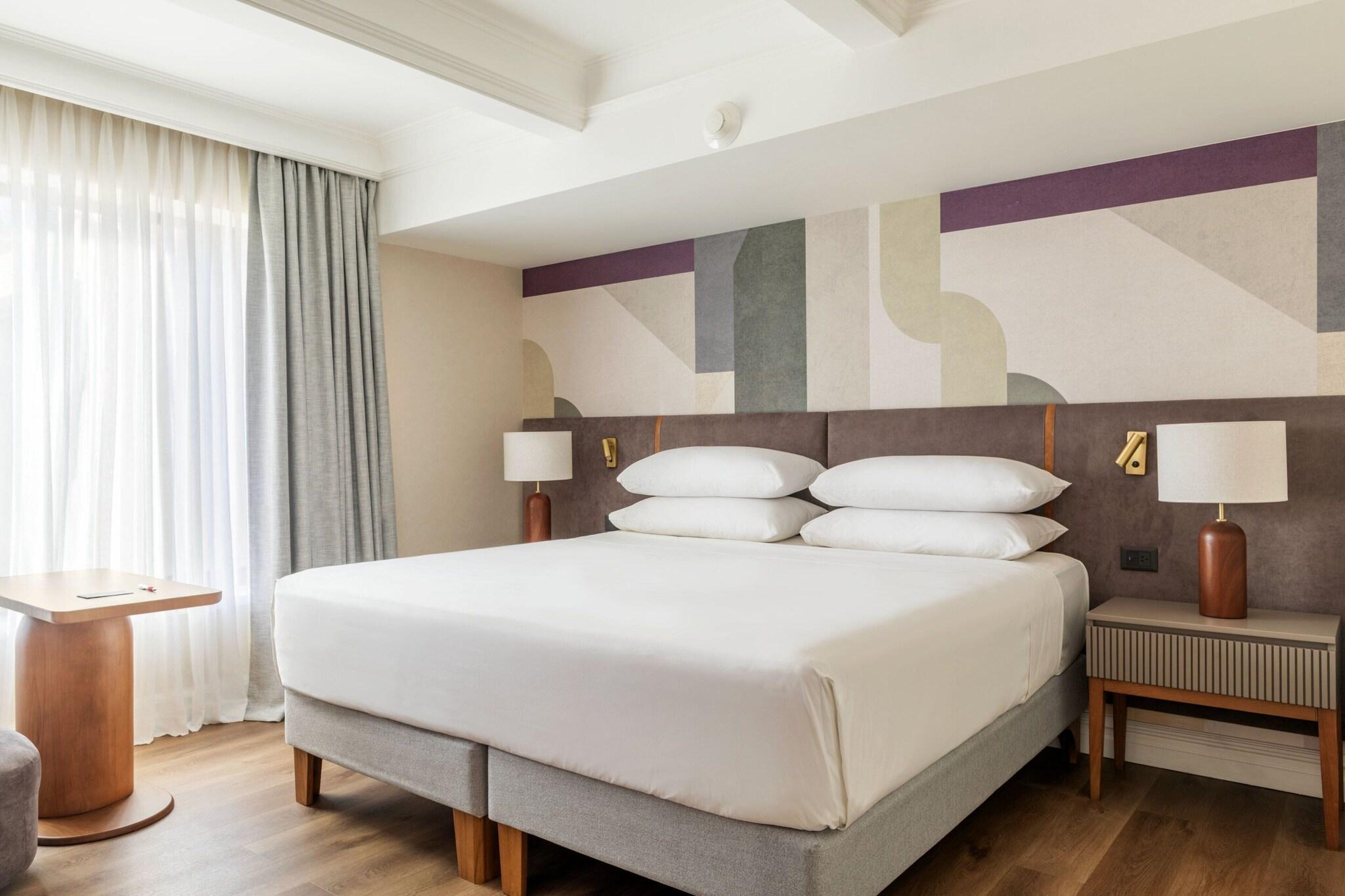 Double Classic King Bed