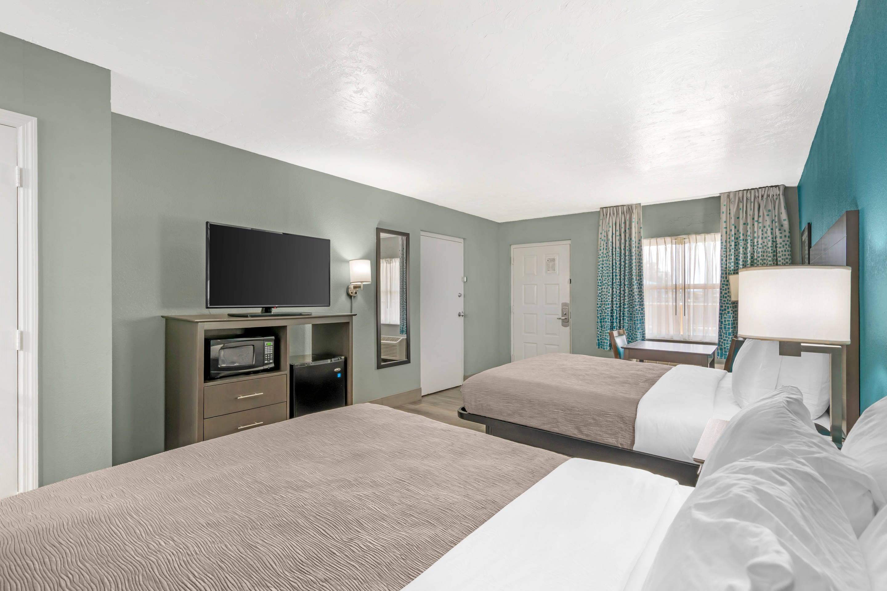 Double Two Queen Beds Non Smoking