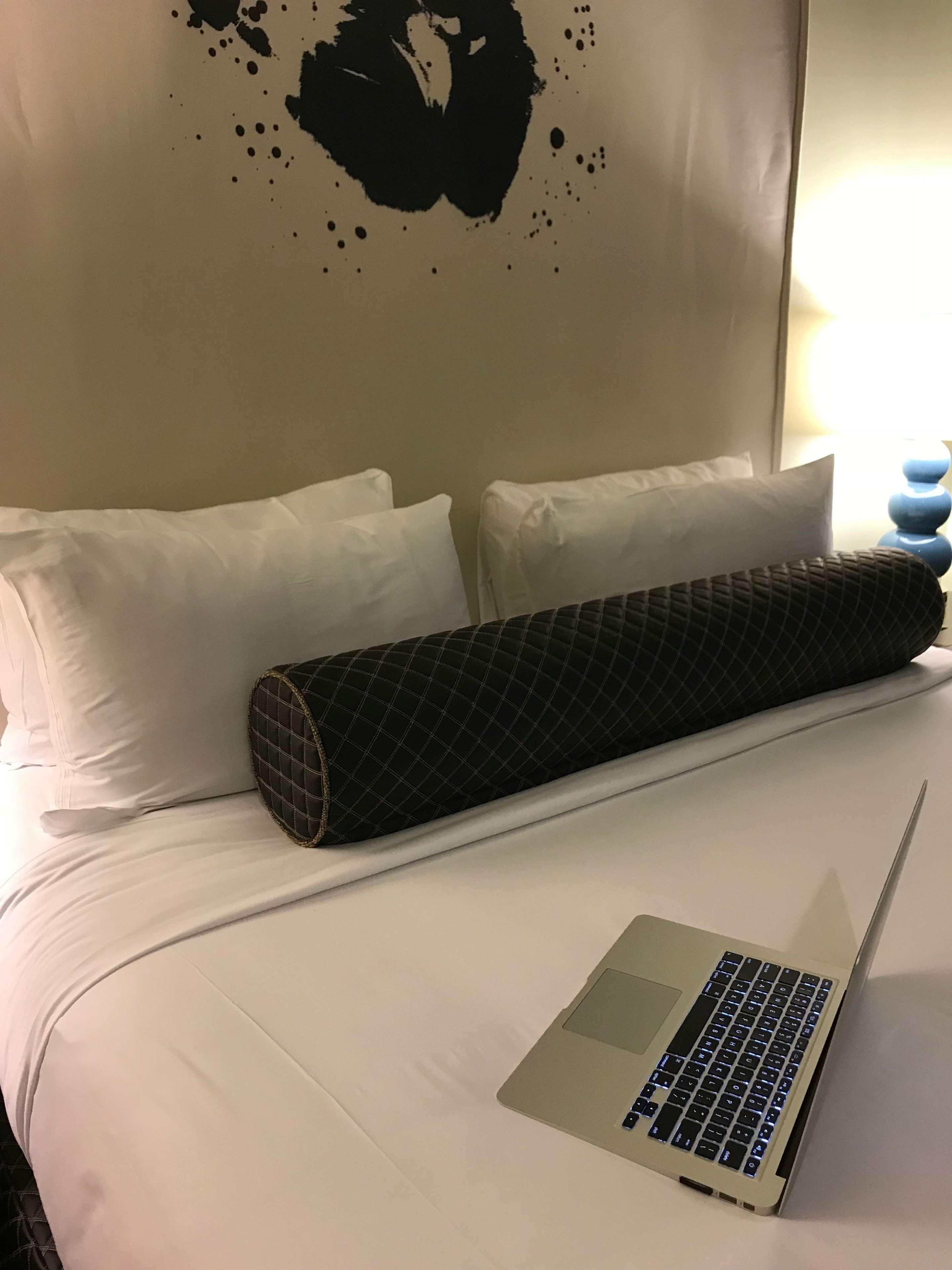 Room King Size Bed