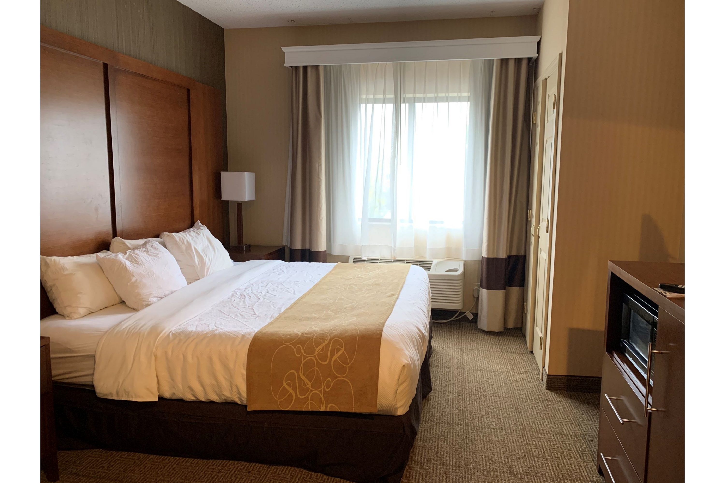 Double Deluxe King Bed