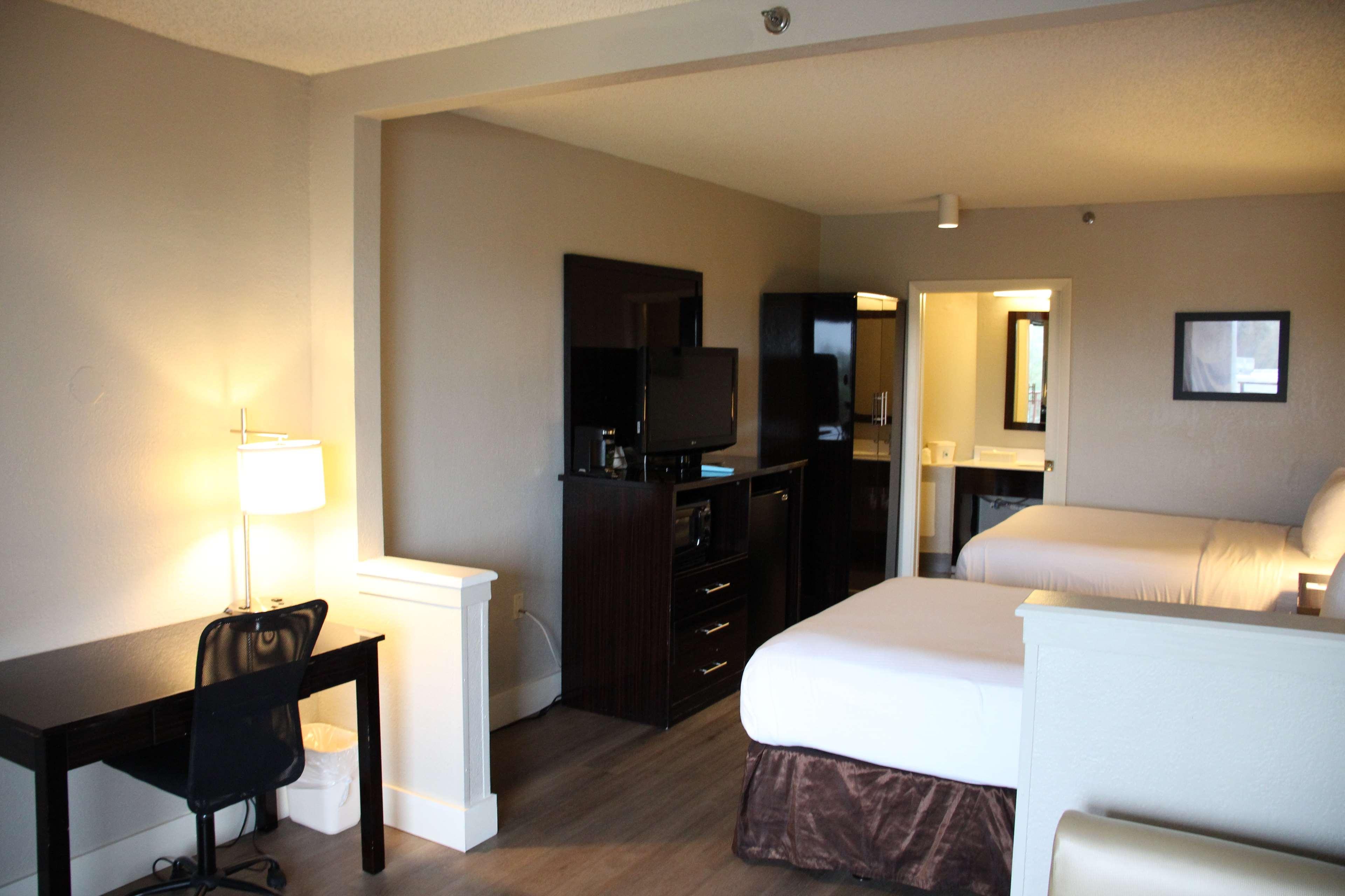 Room Two Double Beds